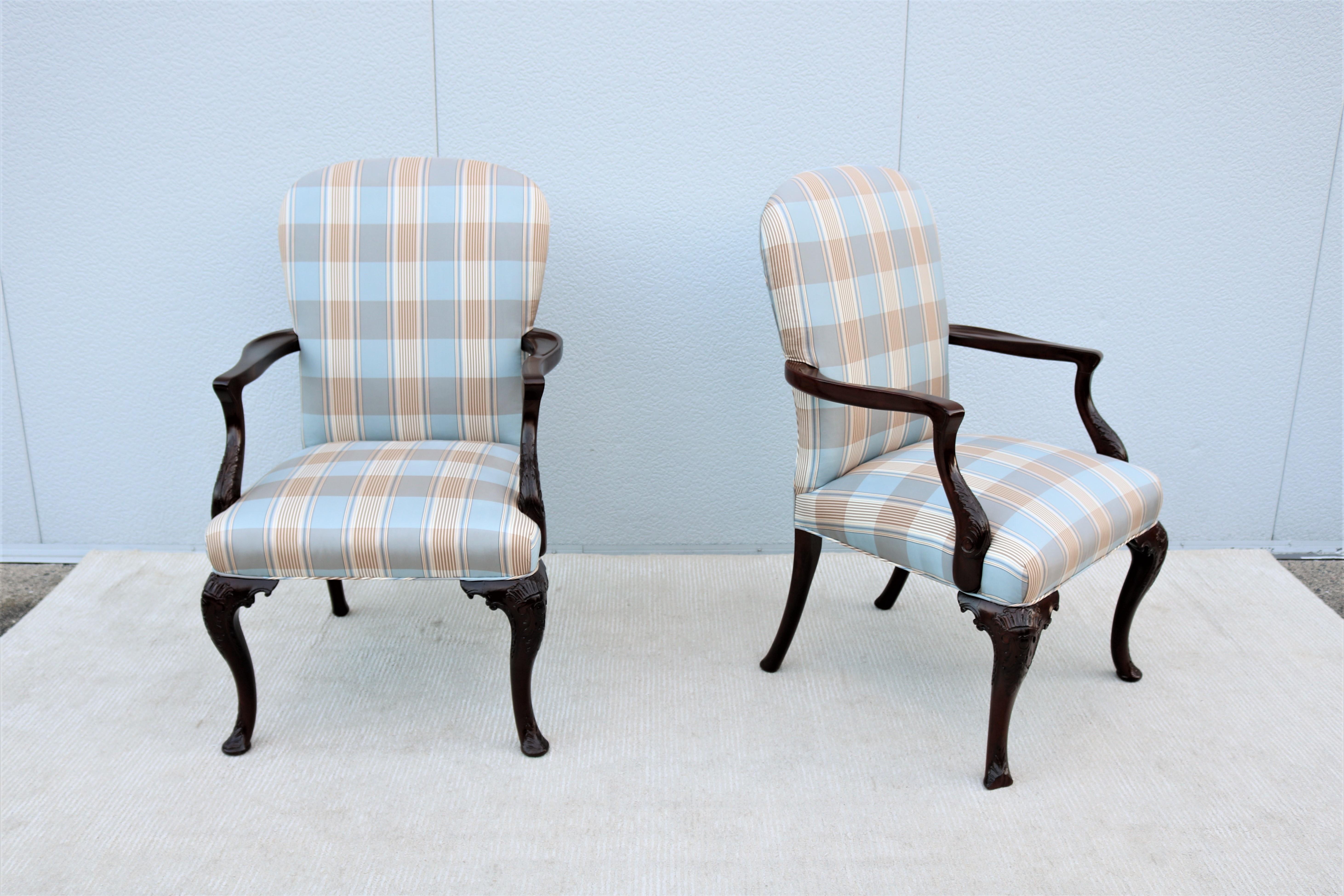 Vintage Traditional Queen Anne Style Walnut Armchairs Upholstered Back, a Pair In Good Condition For Sale In Secaucus, NJ