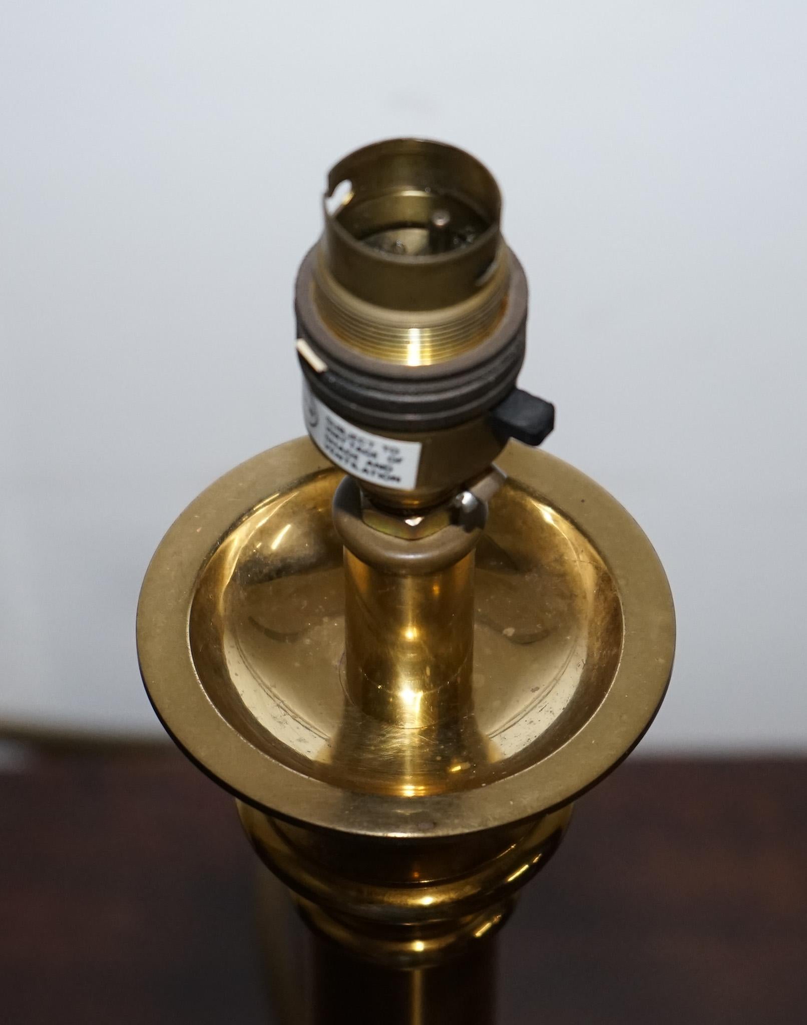Brass VINTAGE TRADITIONAL REGENCY STYLE SOLiD BRASS TABLE LAMP FLUTED HEXAGONAL BASE For Sale