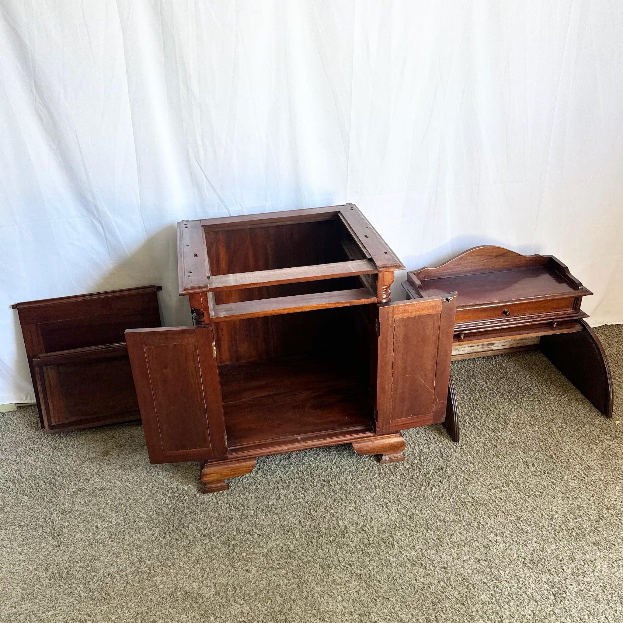 Vintage Traditional Roll Top Secretary Desk For Sale 1