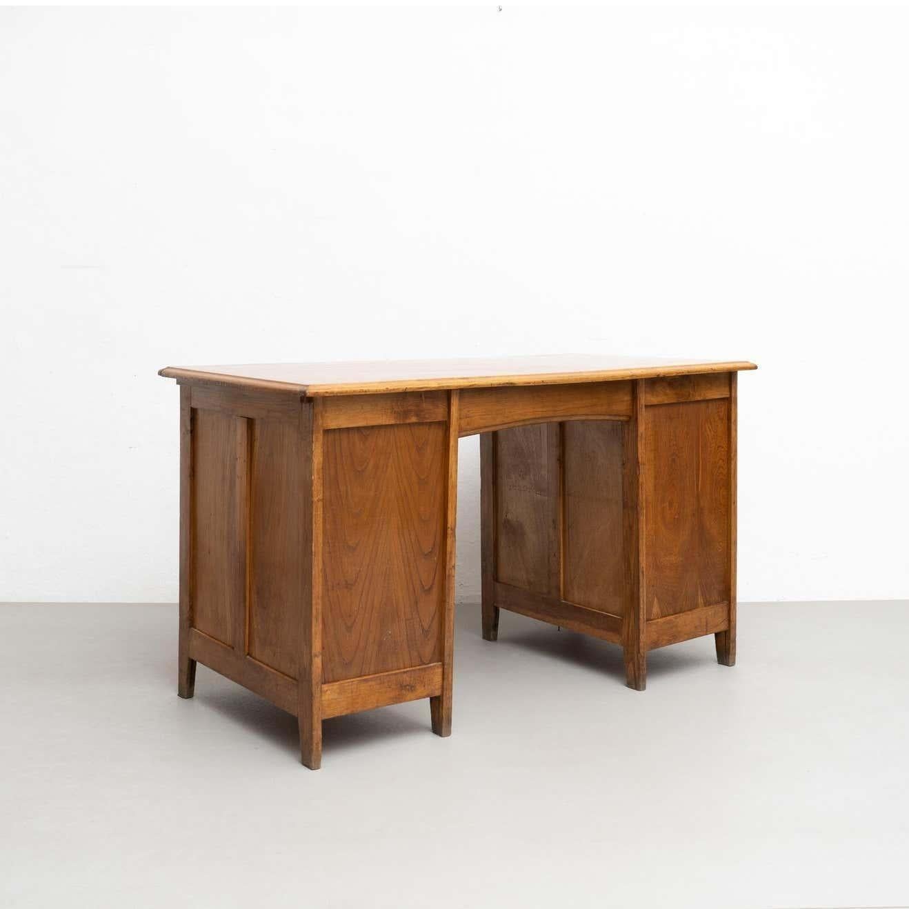 Mid-Century Modern Vintage Traditional Spanish Writing Desk in Oak Wood, circa 1940 For Sale