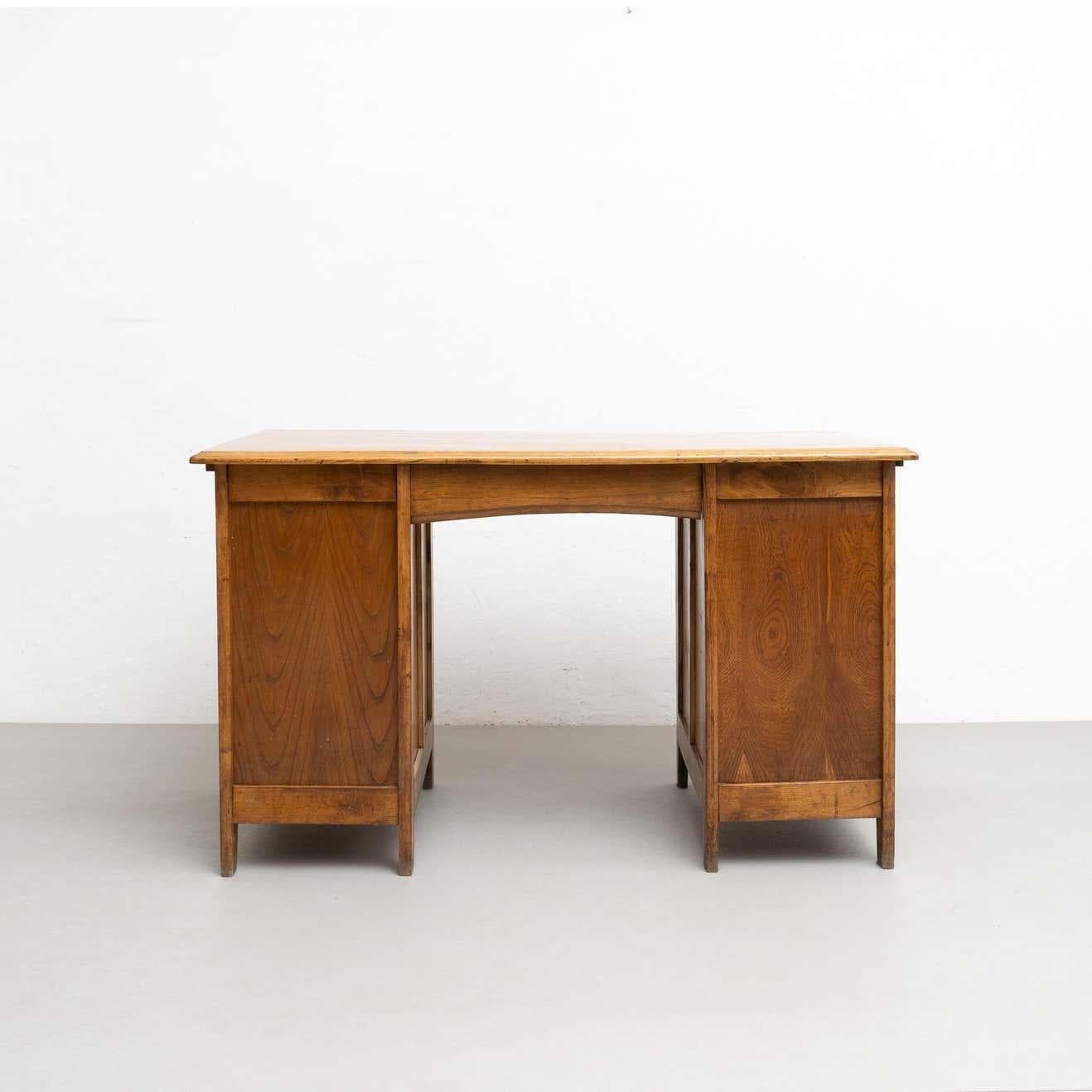 Mid-Century Modern Vintage Traditional Spanish Writing Desk in Oak Wood, circa 1940 For Sale