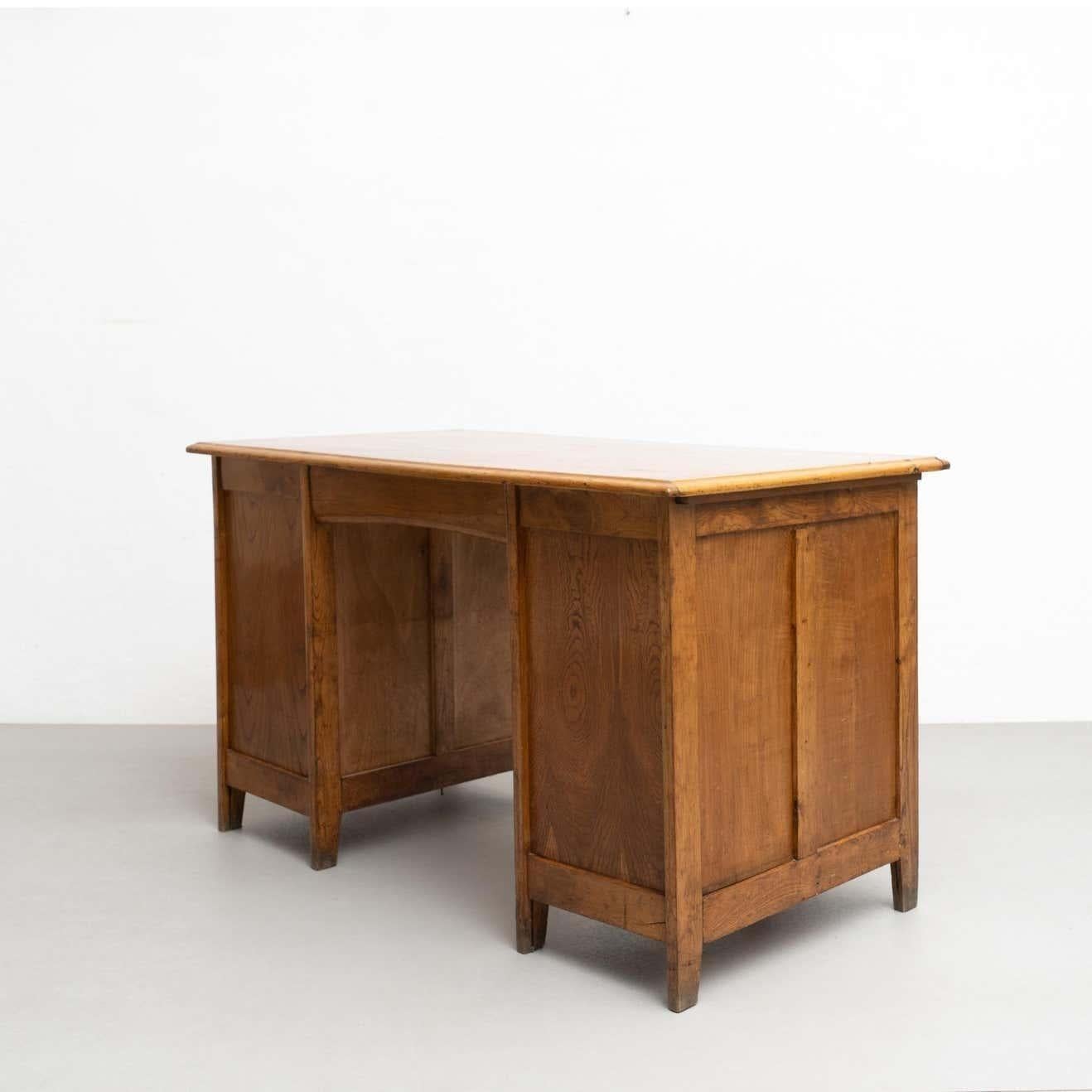 Vintage Traditional Spanish Writing Desk in Oak Wood, circa 1940 For Sale 1