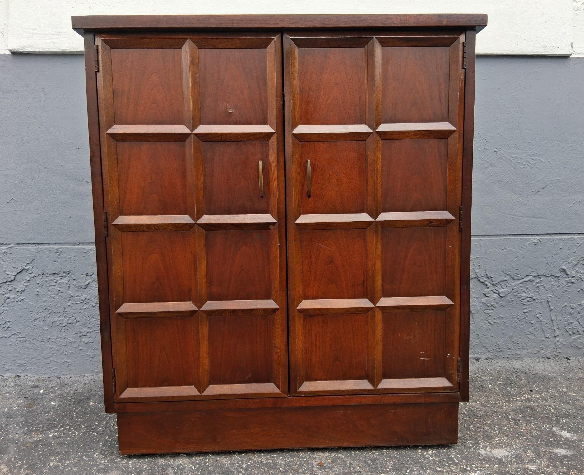 Armario seco para bar de estilo tradicional vintage by Lane Furniture Company en venta 3