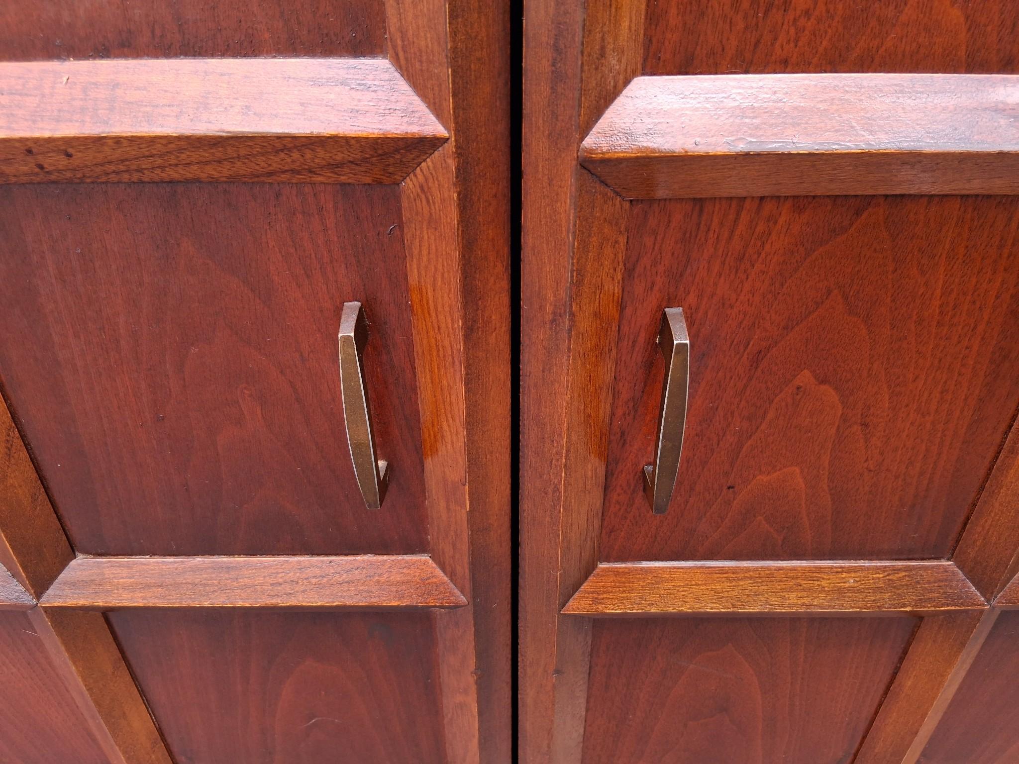 Armario seco para bar de estilo tradicional vintage by Lane Furniture Company en venta 4