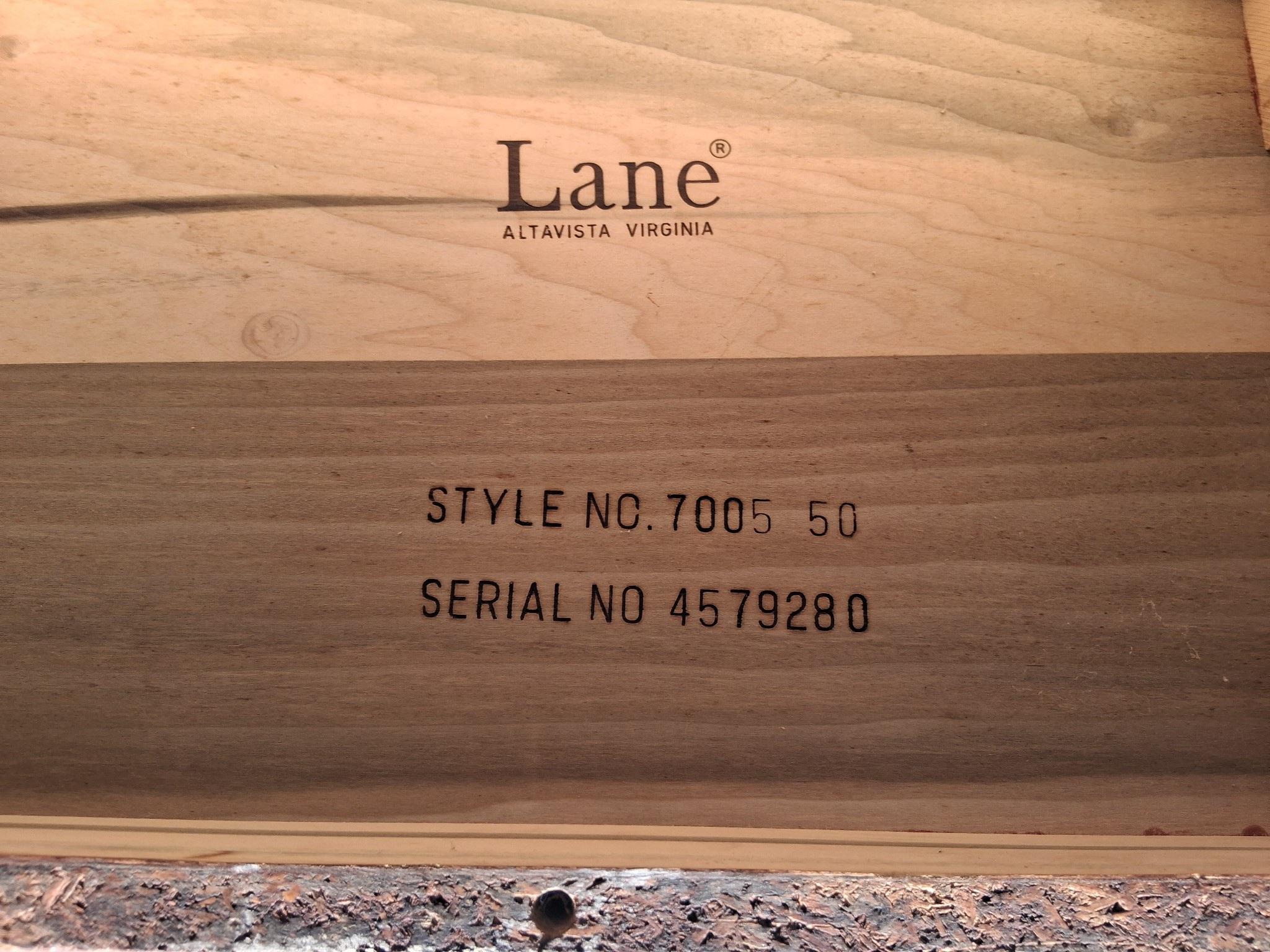 Armario seco para bar de estilo tradicional vintage by Lane Furniture Company en Bueno estado para la venta en Opa Locka, FL