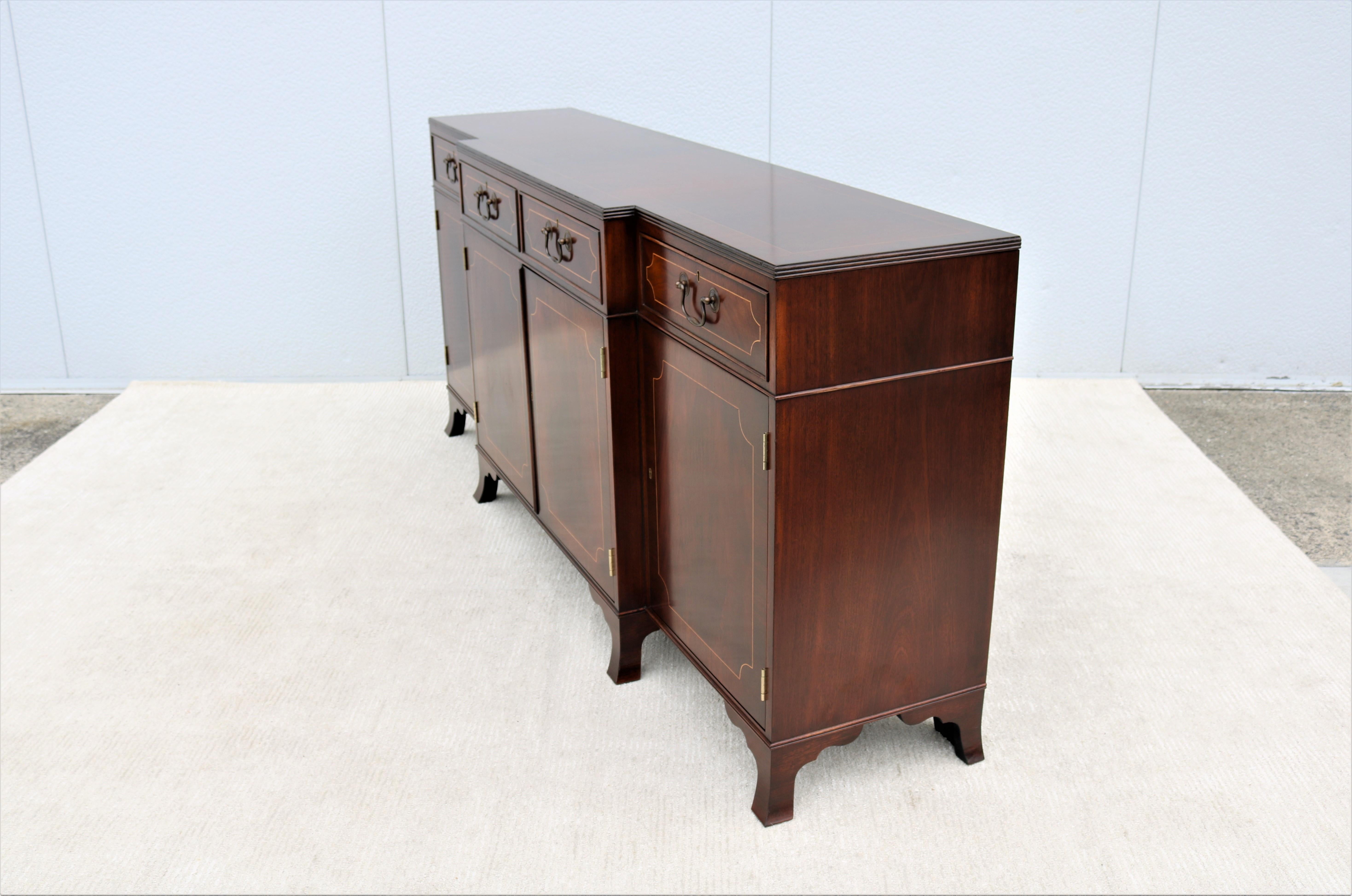 Vintage Traditional Trosby Furniture English Sheraton Style Breakfronted Cabinet For Sale 4