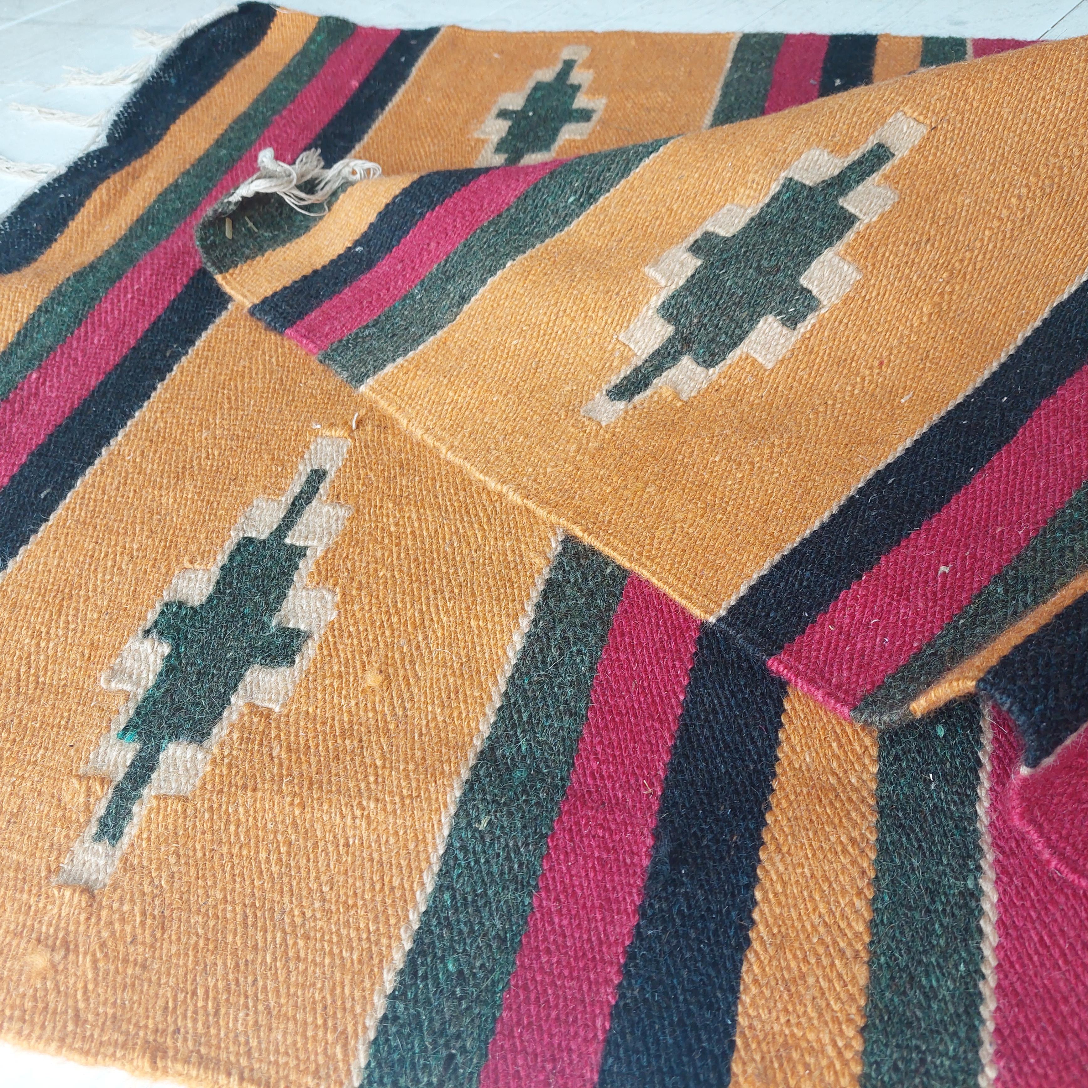 Vintage Traditional Turkish Kilim Rug Anatolian Stripped Kelim, 138 X 69 In Good Condition For Sale In Leamington Spa, GB