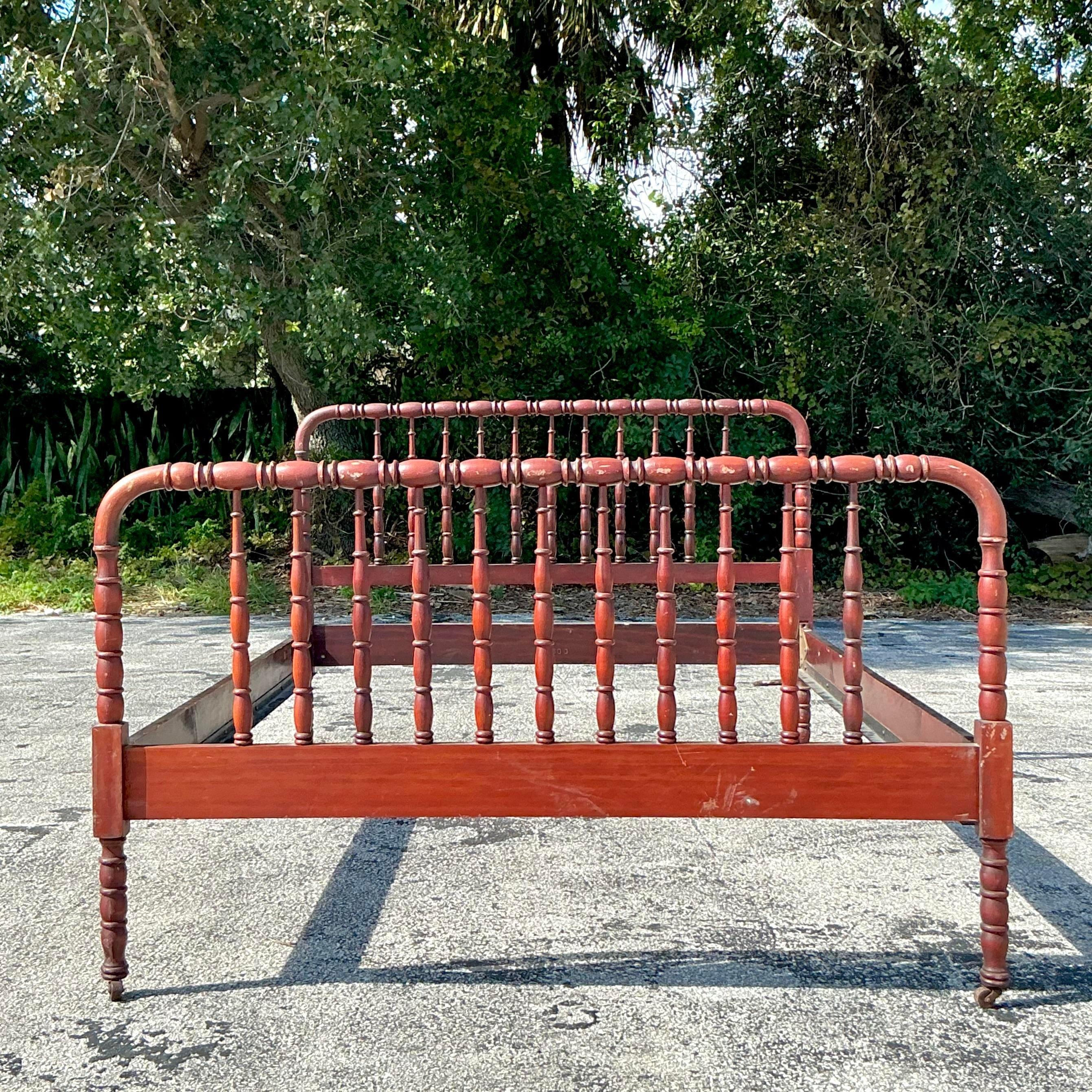 Vintage Traditional Turned Wood Full Bed After Jenny Lind In Good Condition In west palm beach, FL