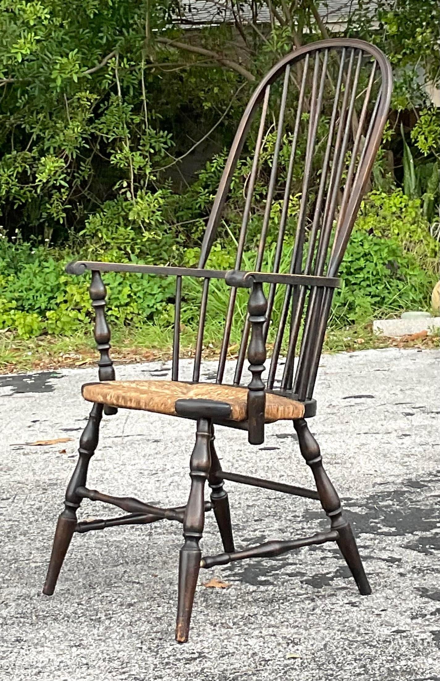 Vintage Traditional Windsor Hoop Back Chair In Good Condition For Sale In west palm beach, FL