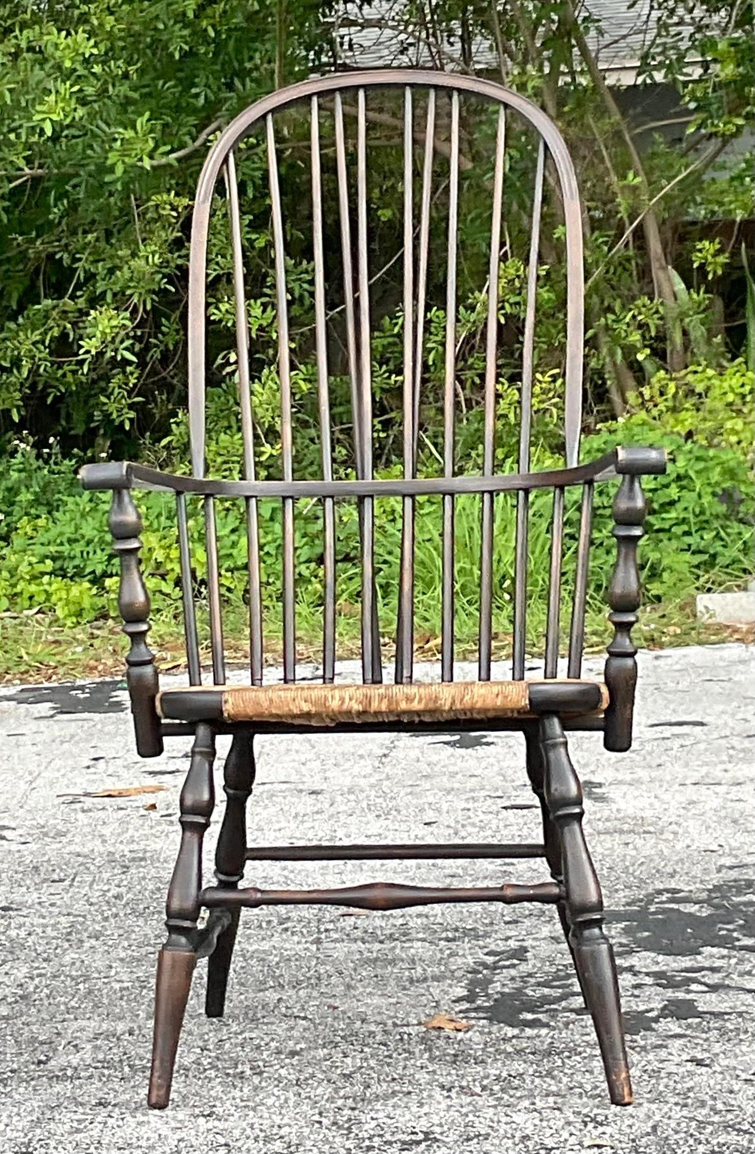 20th Century Vintage Traditional Windsor Hoop Back Chair For Sale