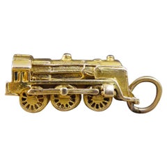 Vintage Train Charm in 9ct Yellow Gold