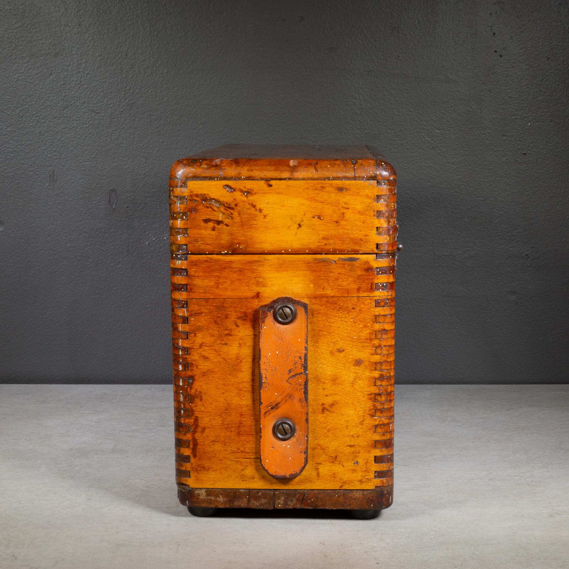 Ottone Scala di livello Transit d'epoca e custodia in legno c.1950 in vendita