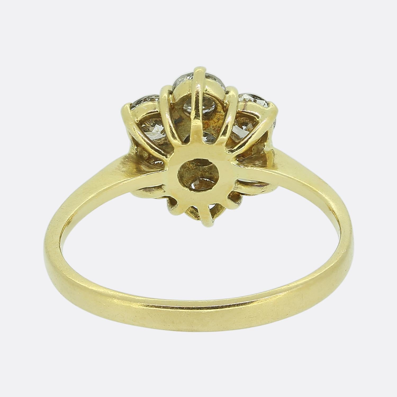 Vintage-Cluster-Ring mit Diamant im Übergangsschliff im Zustand „Gut“ im Angebot in London, GB