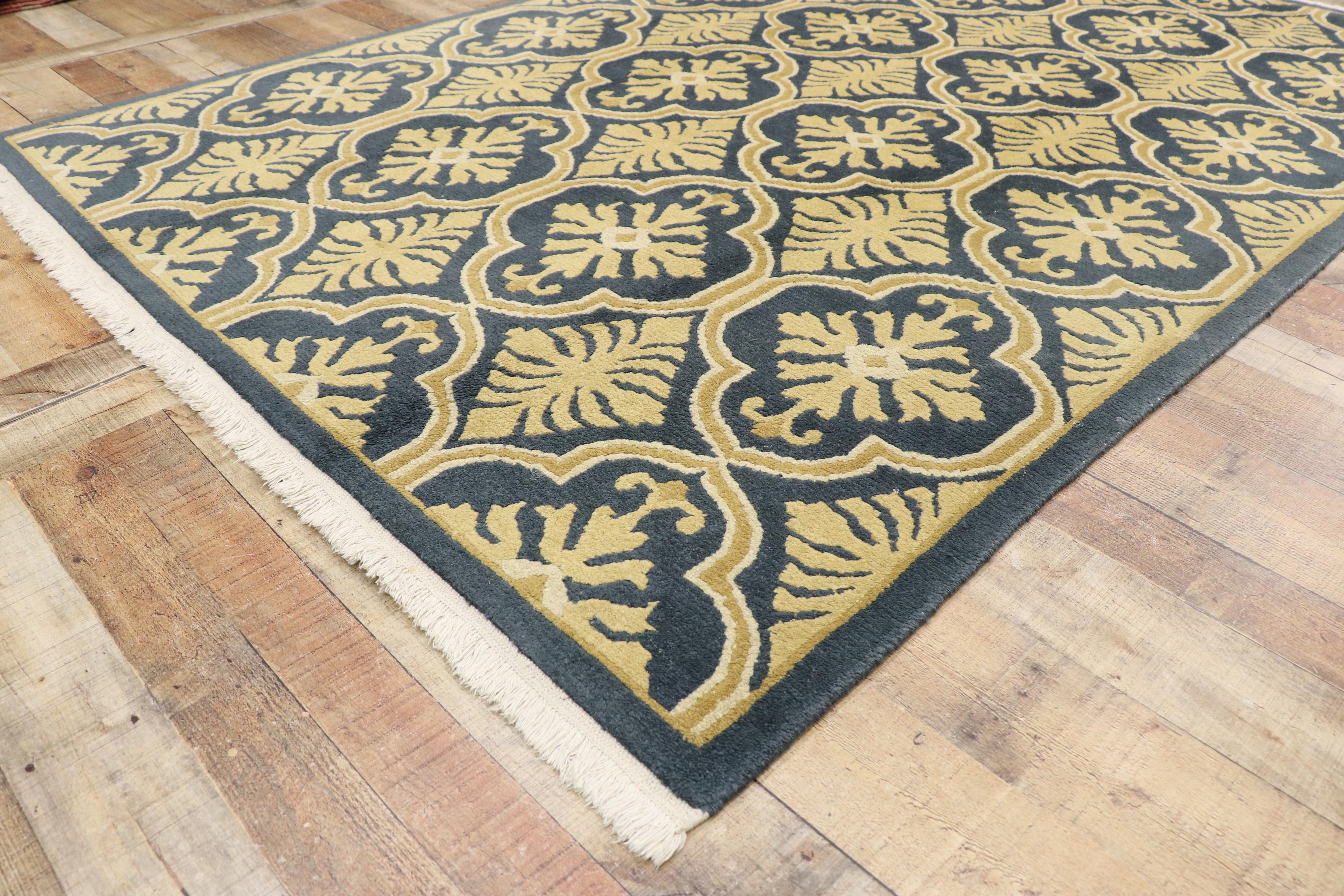 Wool Vintage Transitional Quatrefoil Geometric Rug with Hollywood Regency Style For Sale
