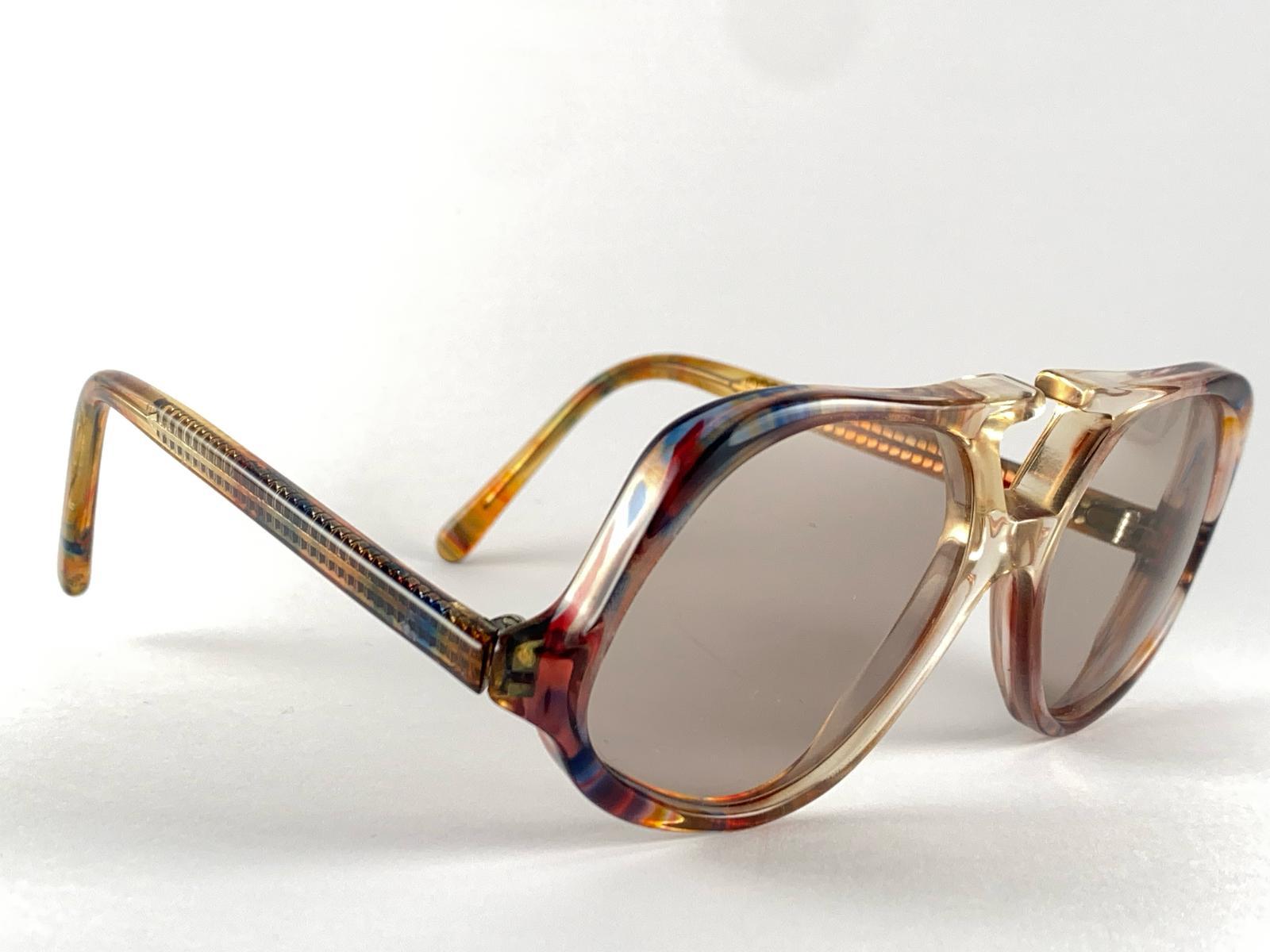 Transluzente Vintage-Sonnenbrille mit mehrfarbigem Rahmen, hergestellt in Frankreich, 1970er Jahre im Zustand „Hervorragend“ im Angebot in Baleares, Baleares
