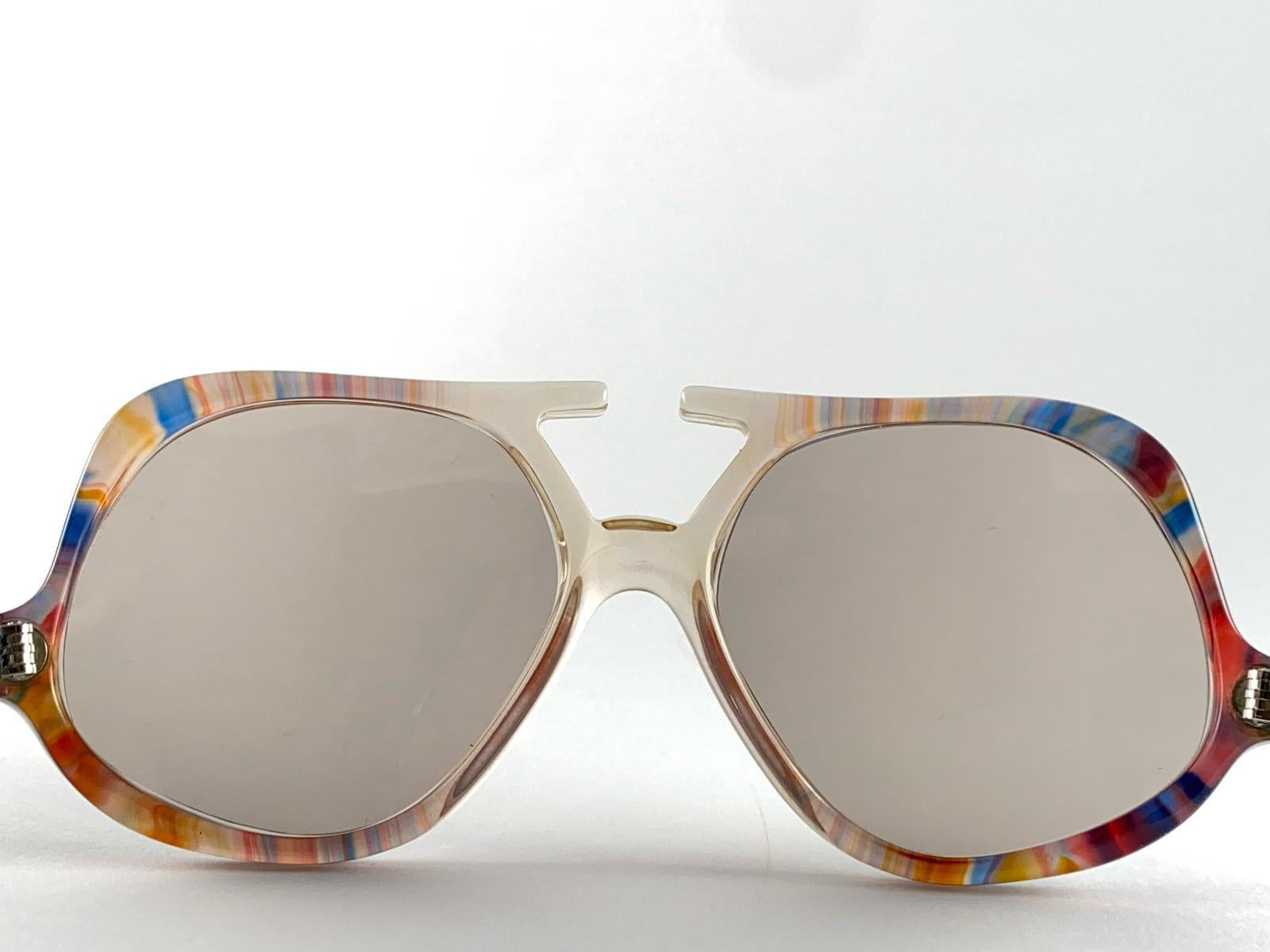 Transluzente Vintage-Sonnenbrille mit mehrfarbigem Rahmen, hergestellt in Frankreich, 1970er Jahre für Damen oder Herren im Angebot