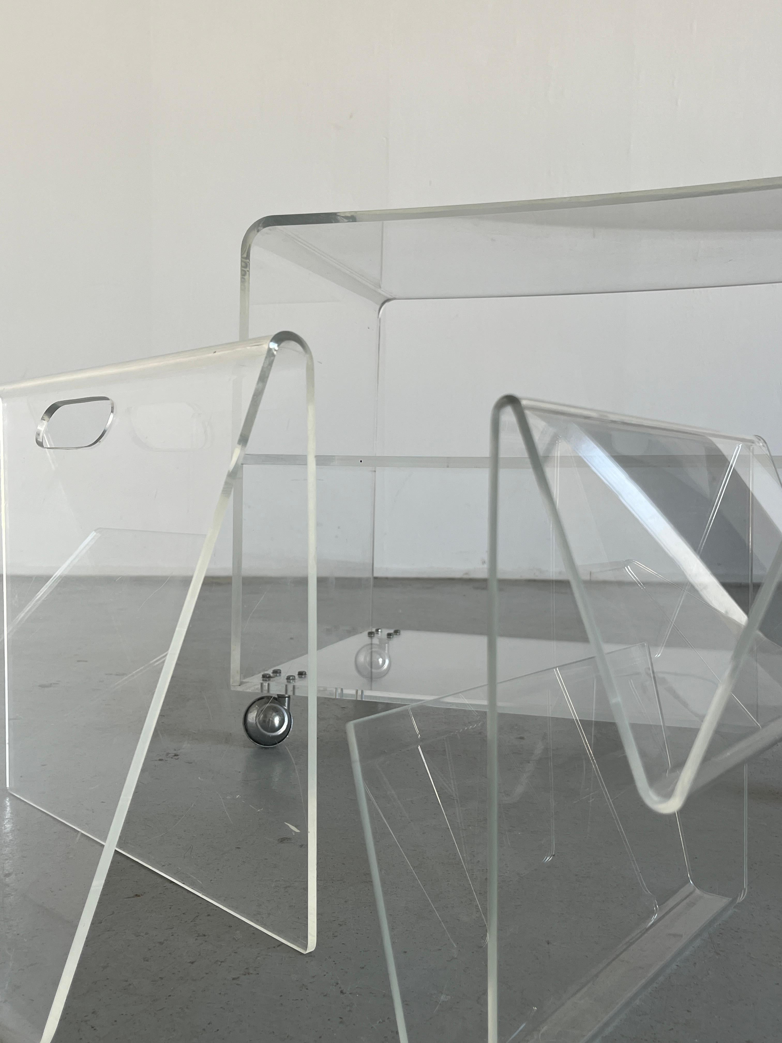 Vintage Transparent Plexiglass Lucite Etagere Rolling Shelf, Italy 1980s 2