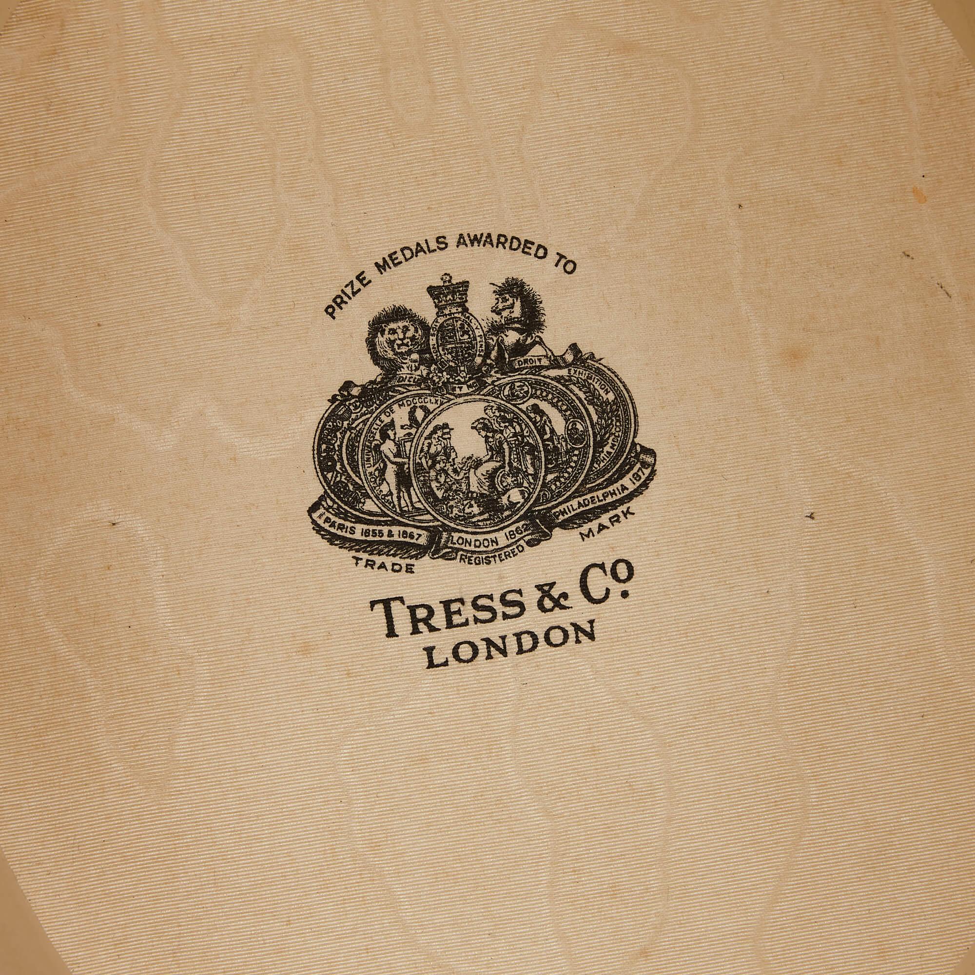 Porte-monnaie de voyage et chapeau haut vintage Tress & Co., Londres en vente 1