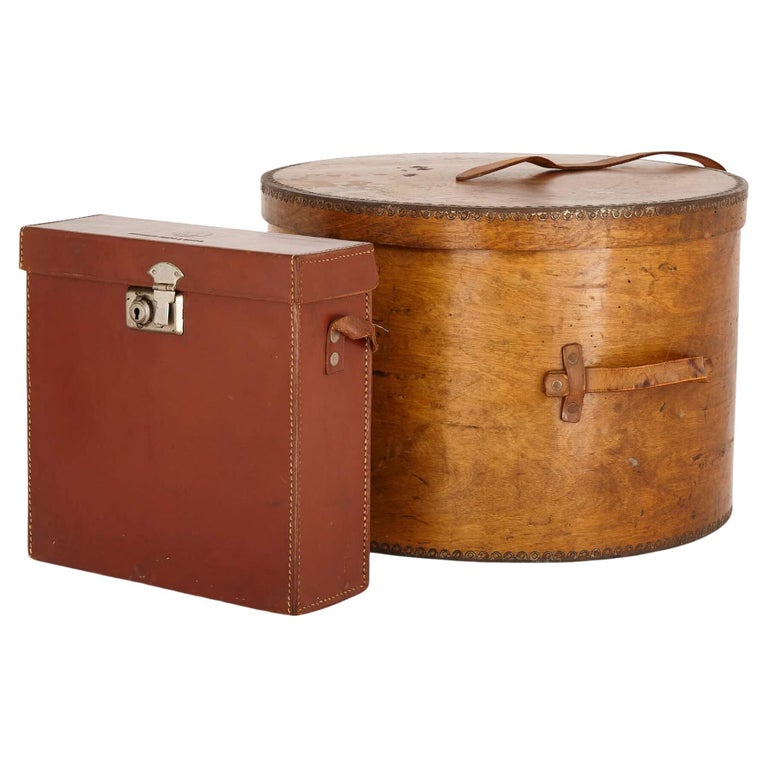 Vintage English luggage Maps and Guide case and Hat box For Sale