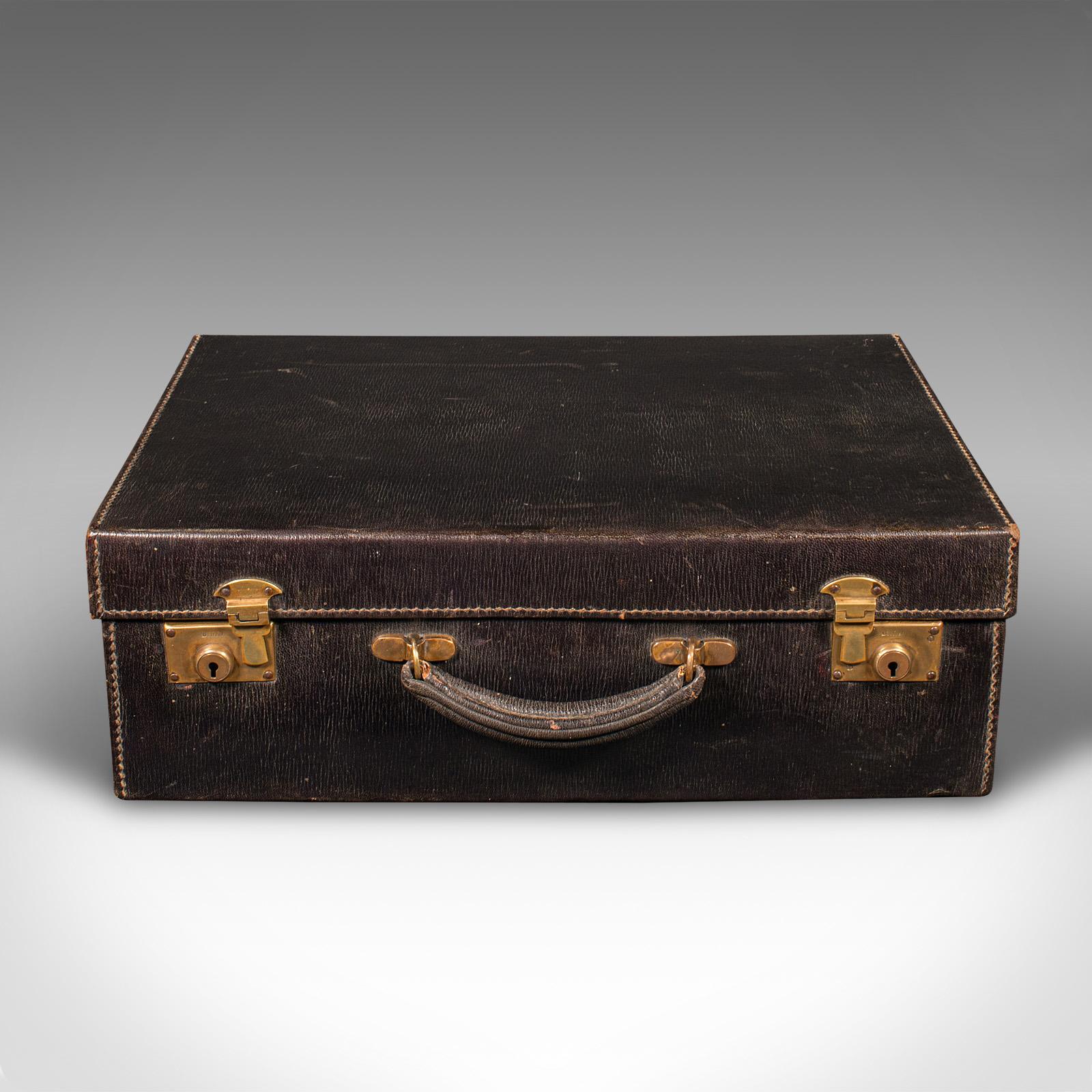 Maleta de viaje vintage, inglesa, funda de cuero, Asprey London, circa 1930 Moderno de mediados de siglo