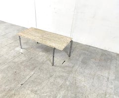 Mesa de centro vintage de travertino y cromo, años 70