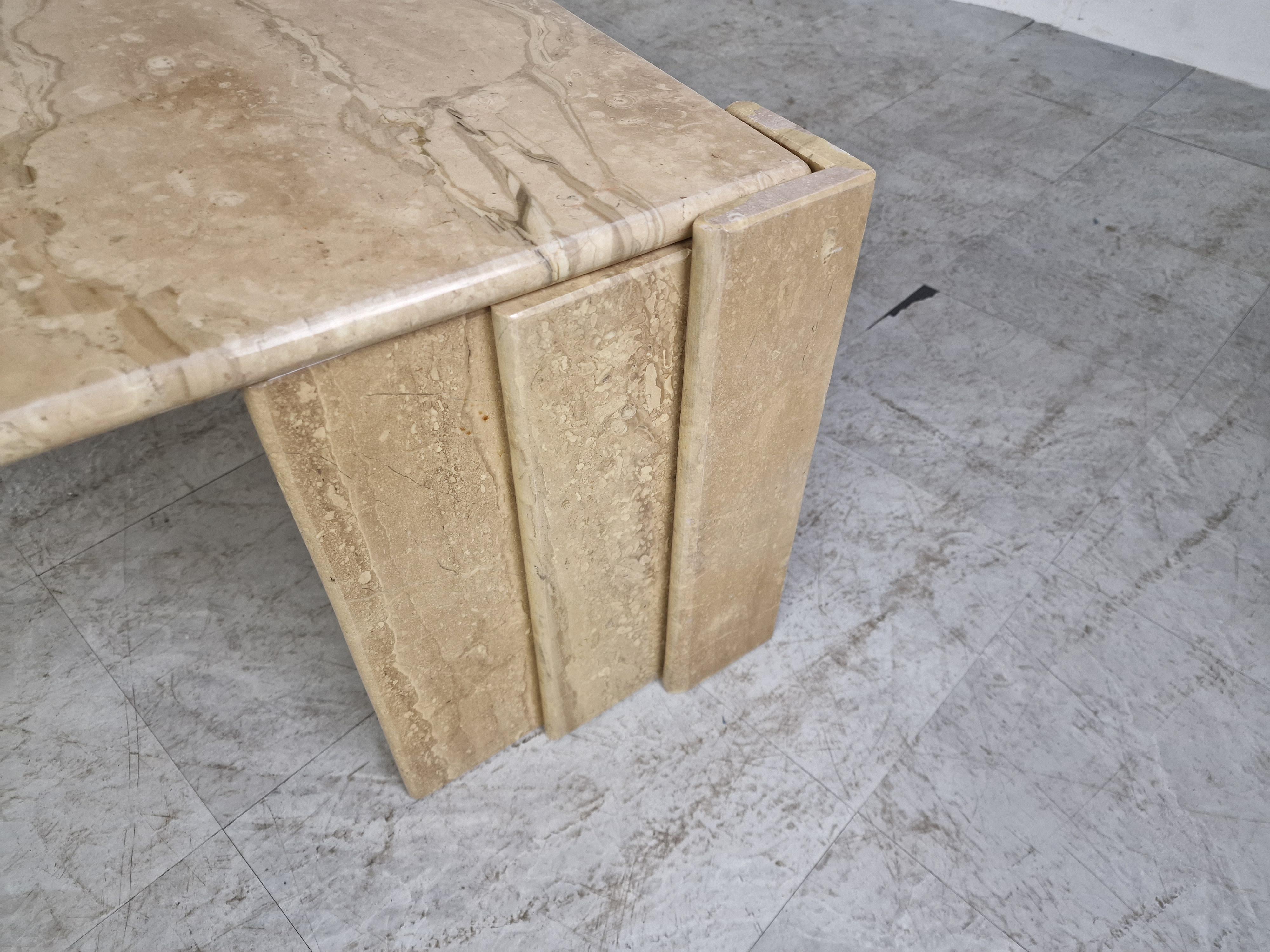 Gorgeous travertine 'eye' shaped coffee table by Roche Bobois.

Timeless design.

Beautiful natural pattern in the table top.

Good condition

1970s - France

Measures: Height: 40cm/15.74