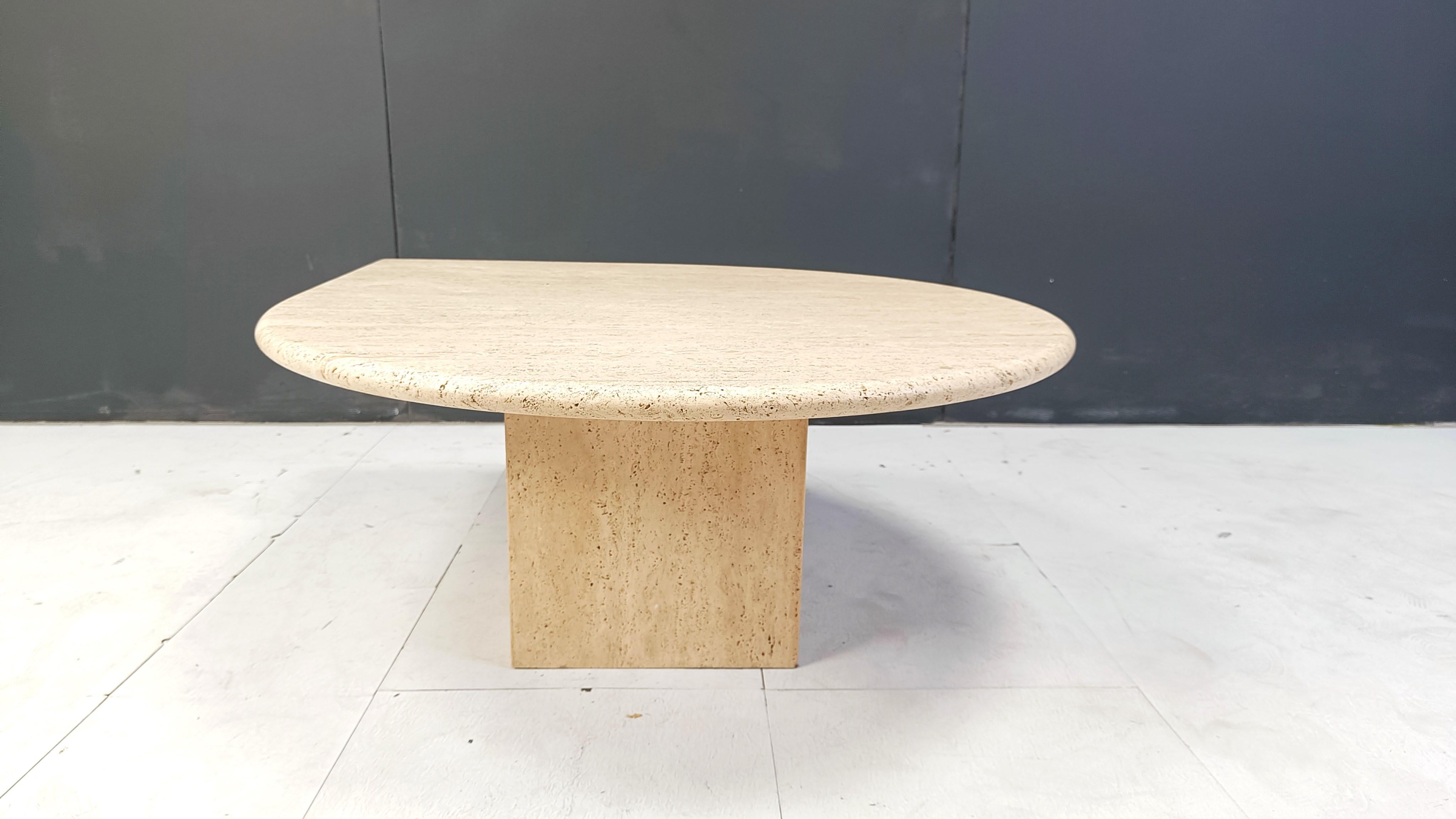 Table basse vintage en travertin, années 1970 Excellent état à Leuven, Vlaams Gewest