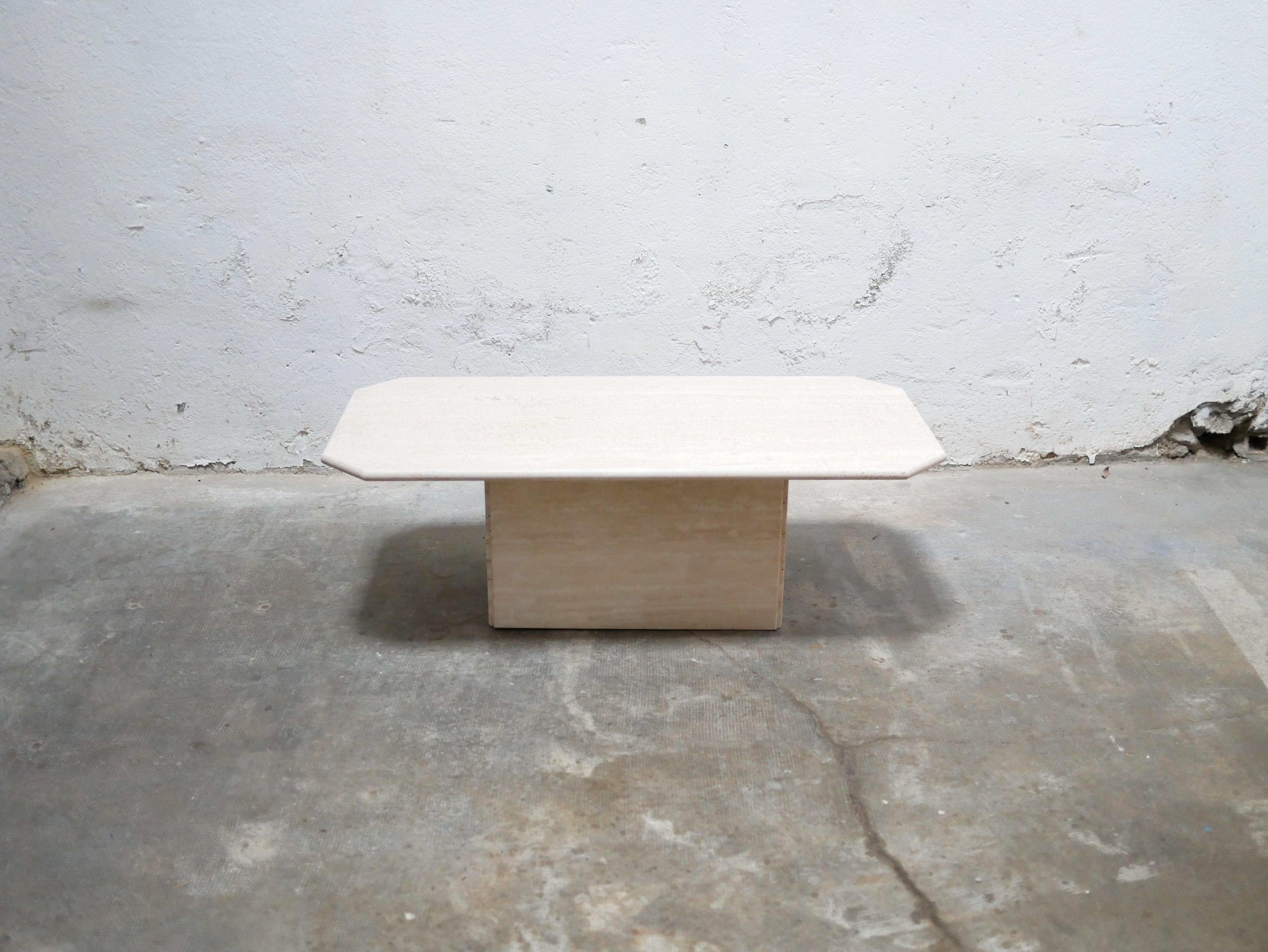 Table basse vintage en travertin en vente 6