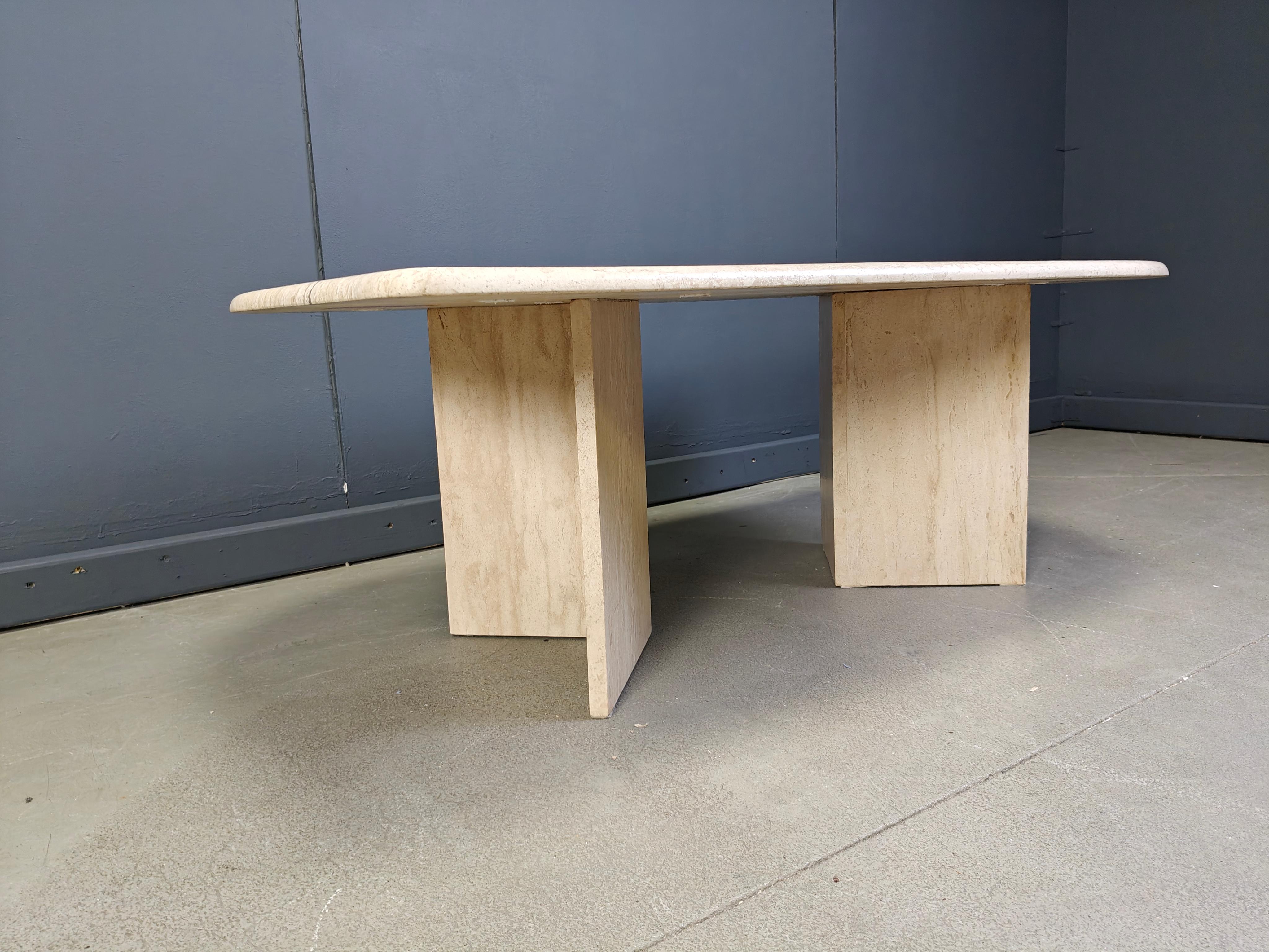 Vintage travertine coffee table In Good Condition For Sale In Leuven, Vlaams Gewest