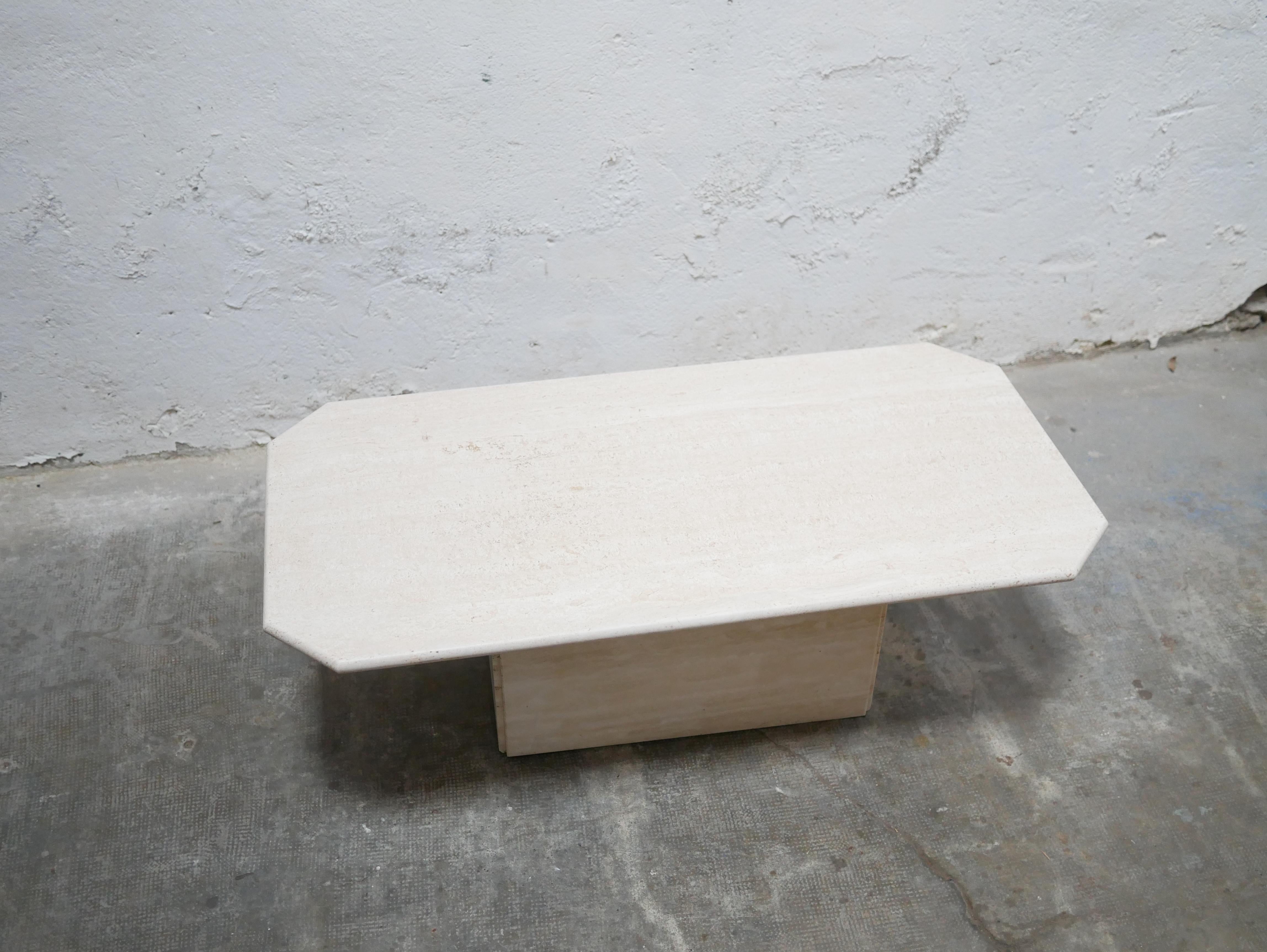 Table basse vintage en travertin en vente 1