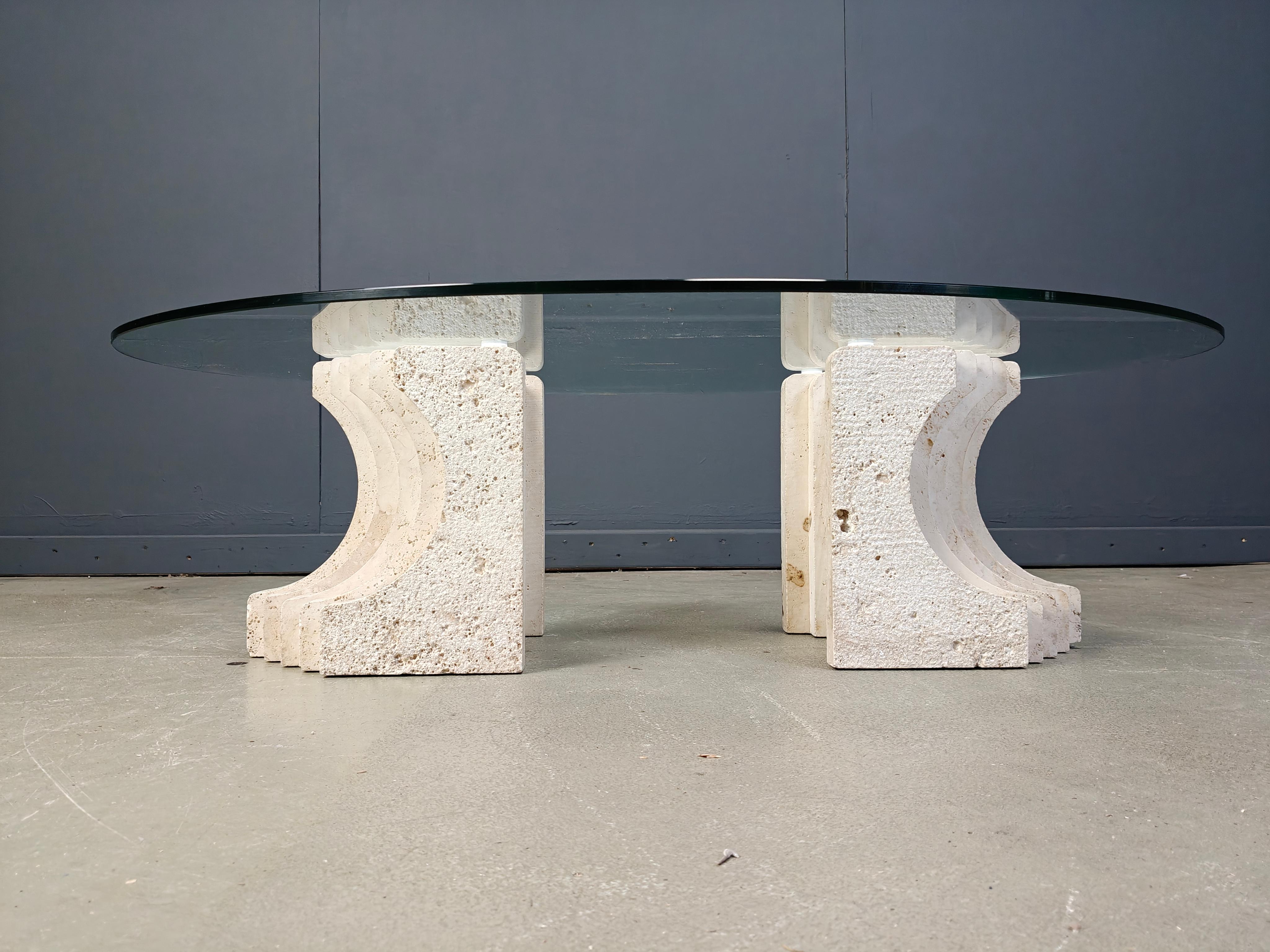 Table basse vintage en travertin Italie , 1970 en vente 3