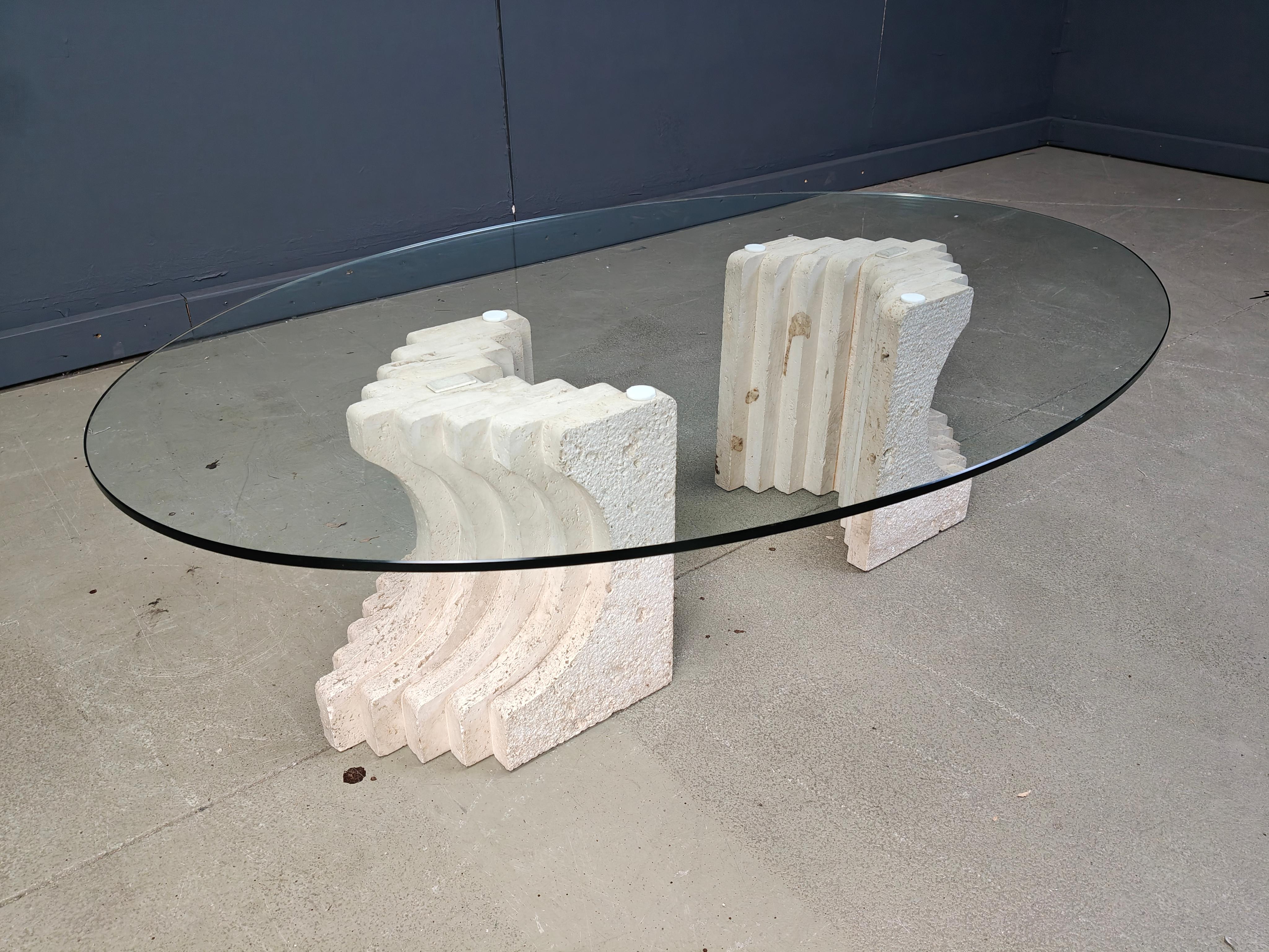 Verre Table basse vintage en travertin Italie , 1970 en vente