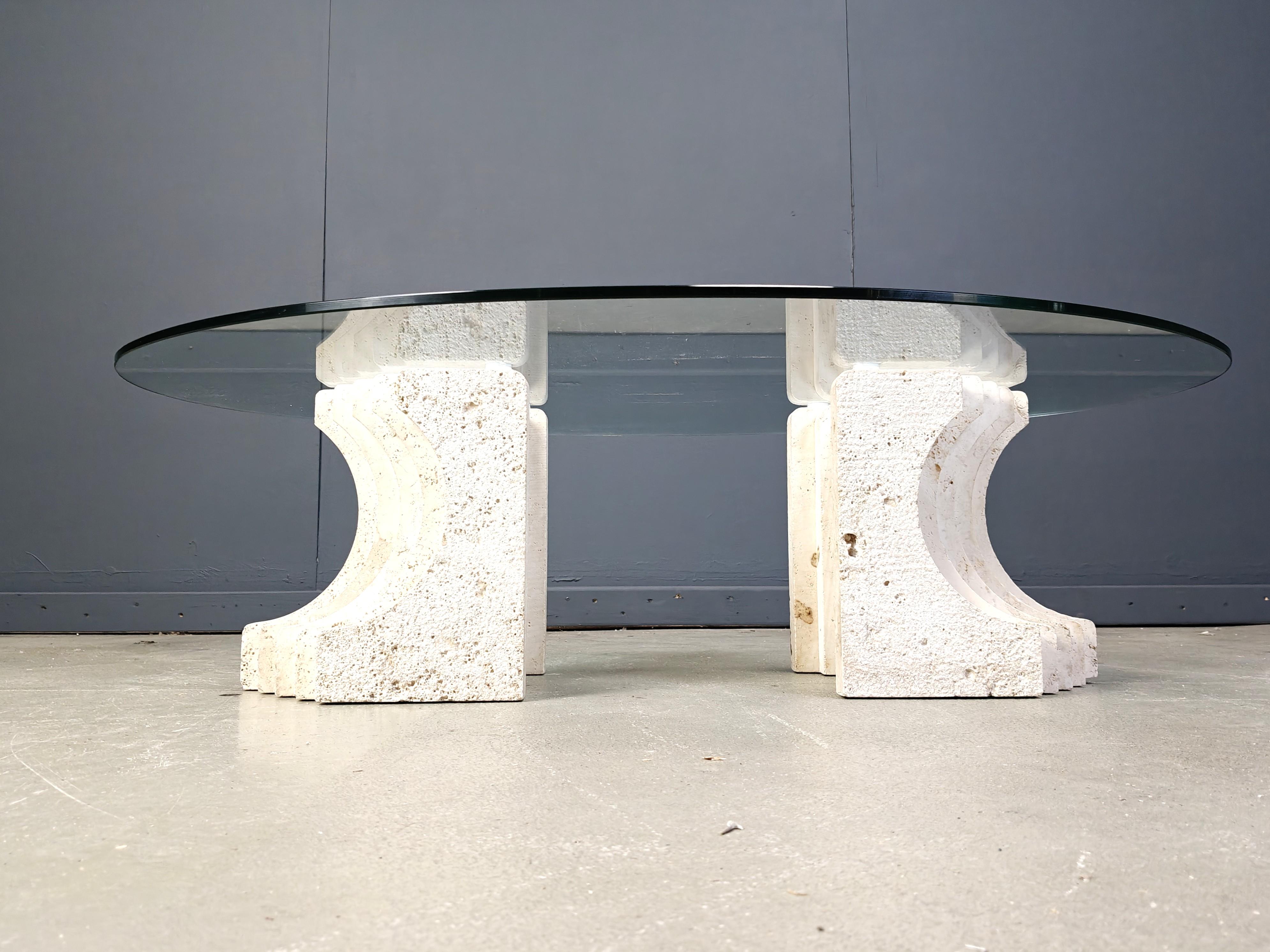 Table basse vintage en travertin Italie , 1970 en vente 2