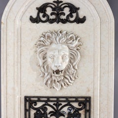 Vintage Travertino Compuesto Clásico Figural León Fuente de Pared Siglo XX