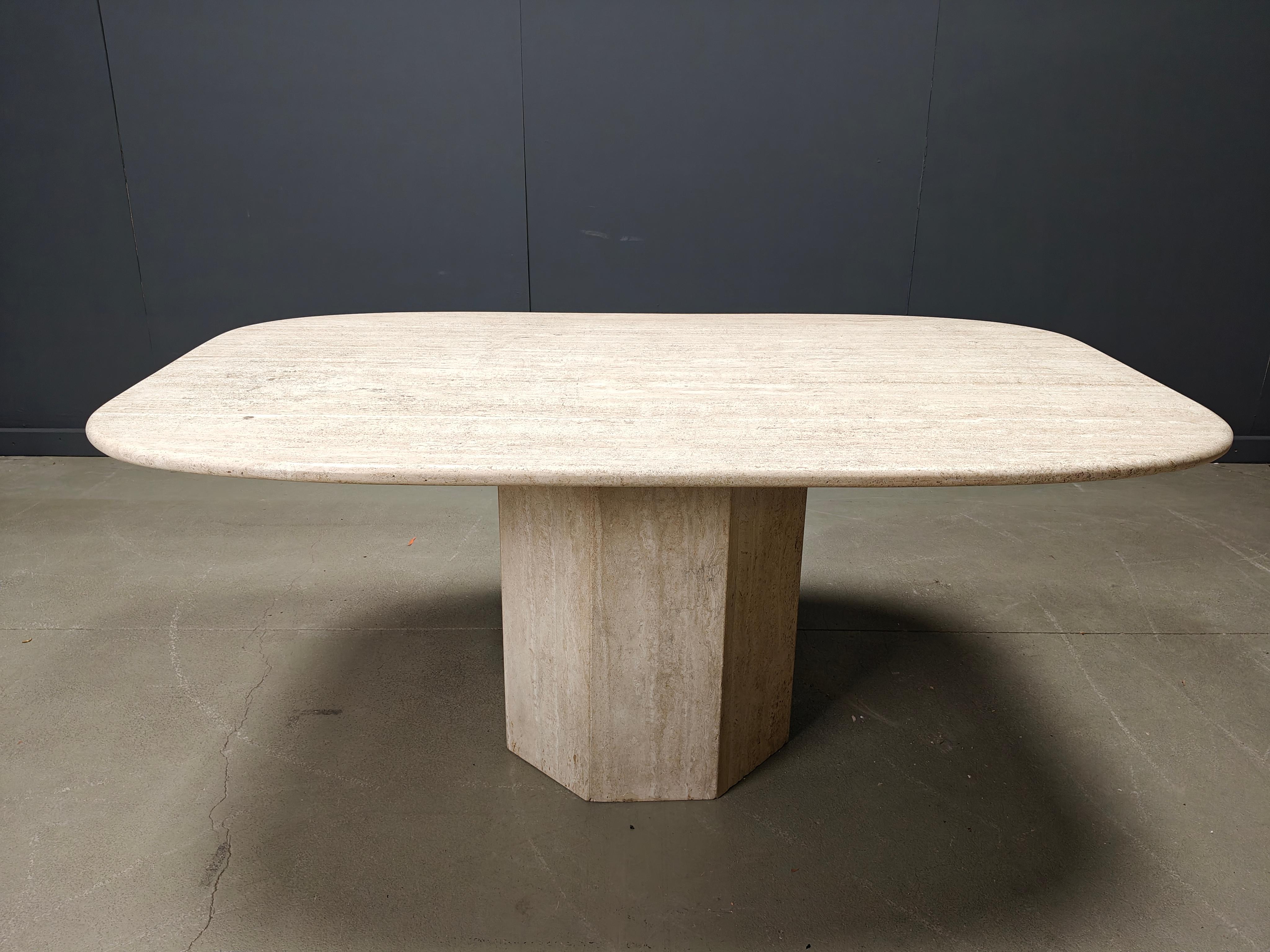 Table de salle à manger vintage en travertin, années 1970 en vente 7