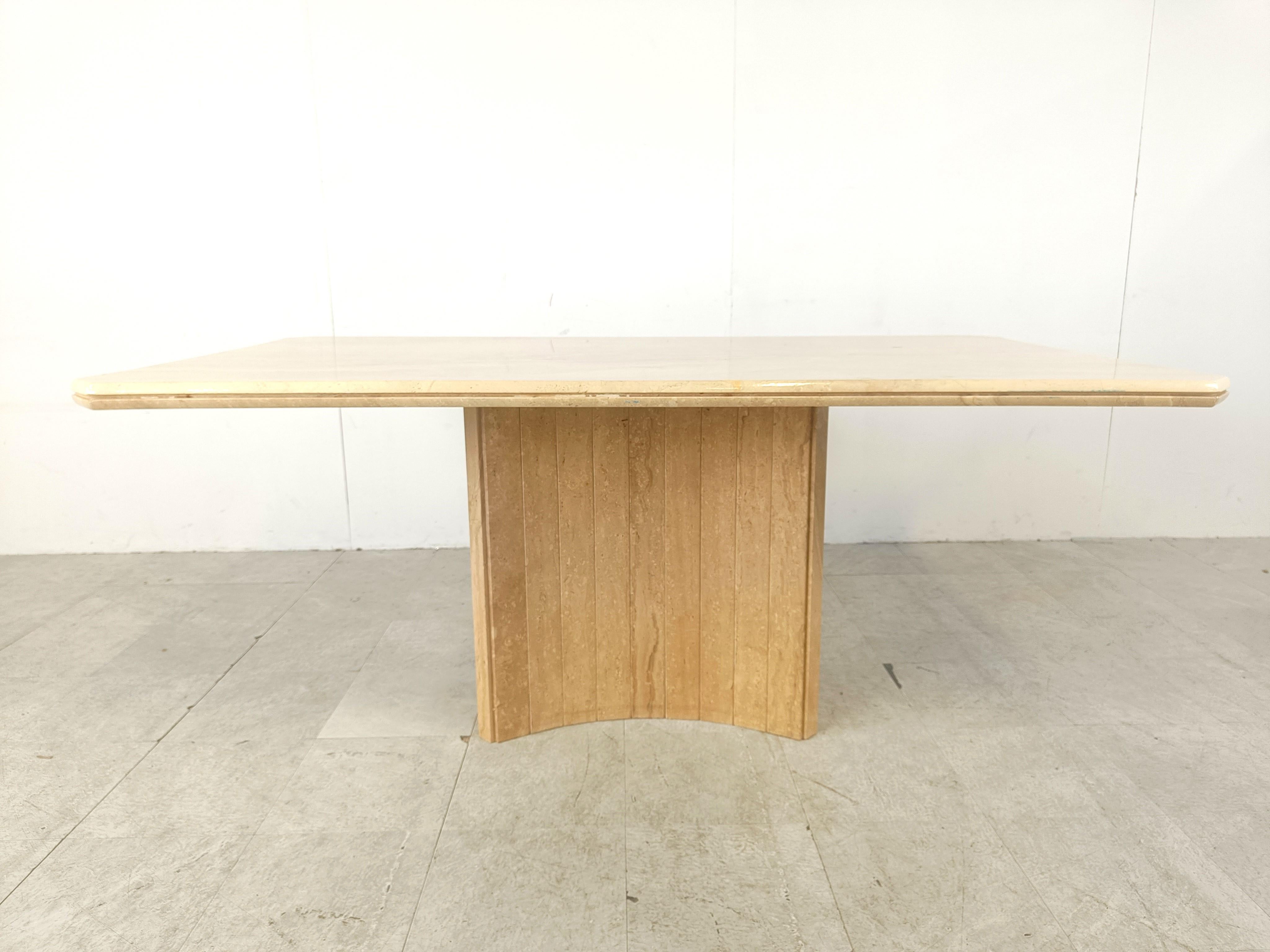 italien Table de salle à manger vintage en travertin, années 1970 en vente