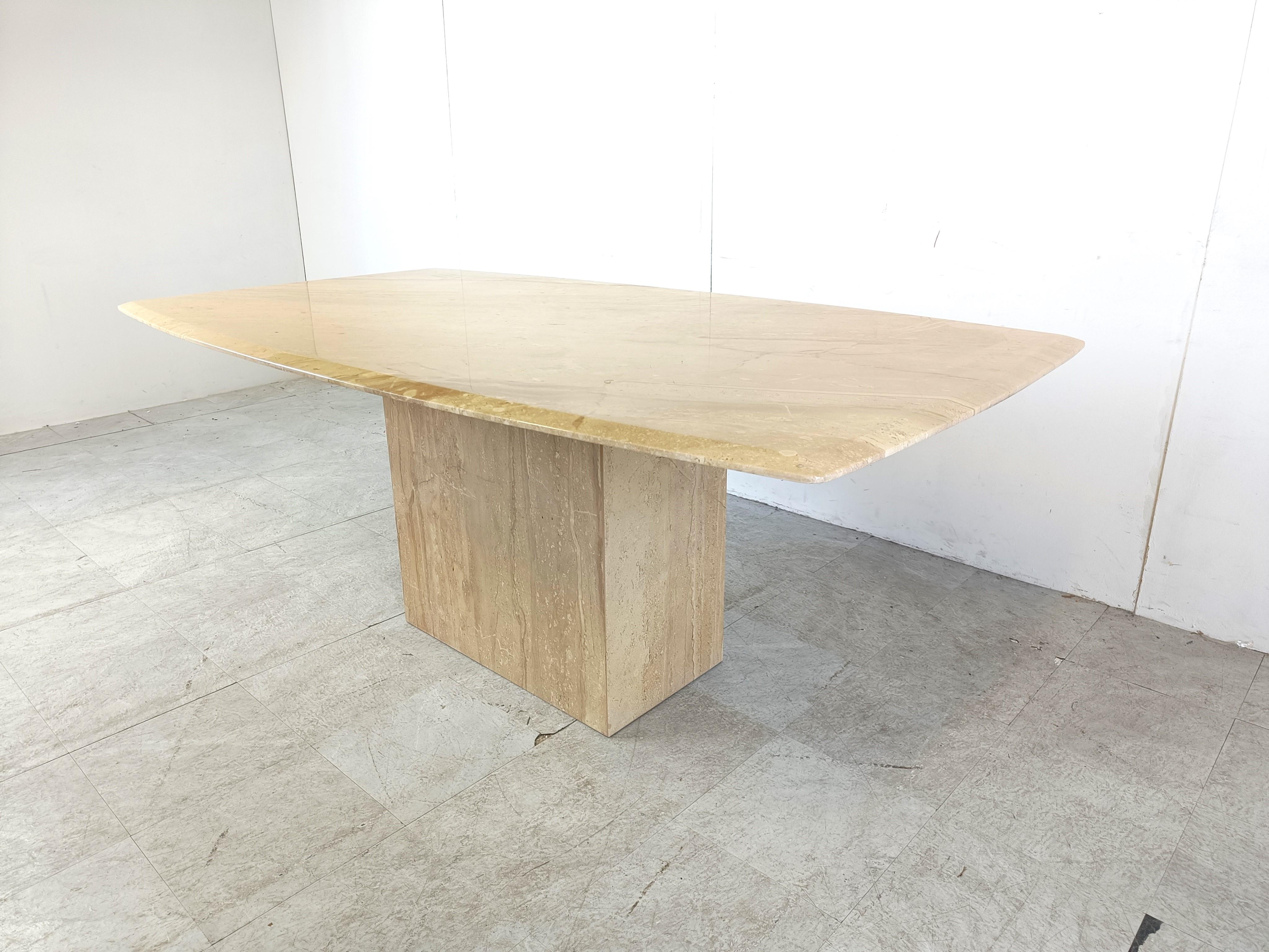 Table de salle à manger vintage en travertin, années 1970 en vente 1