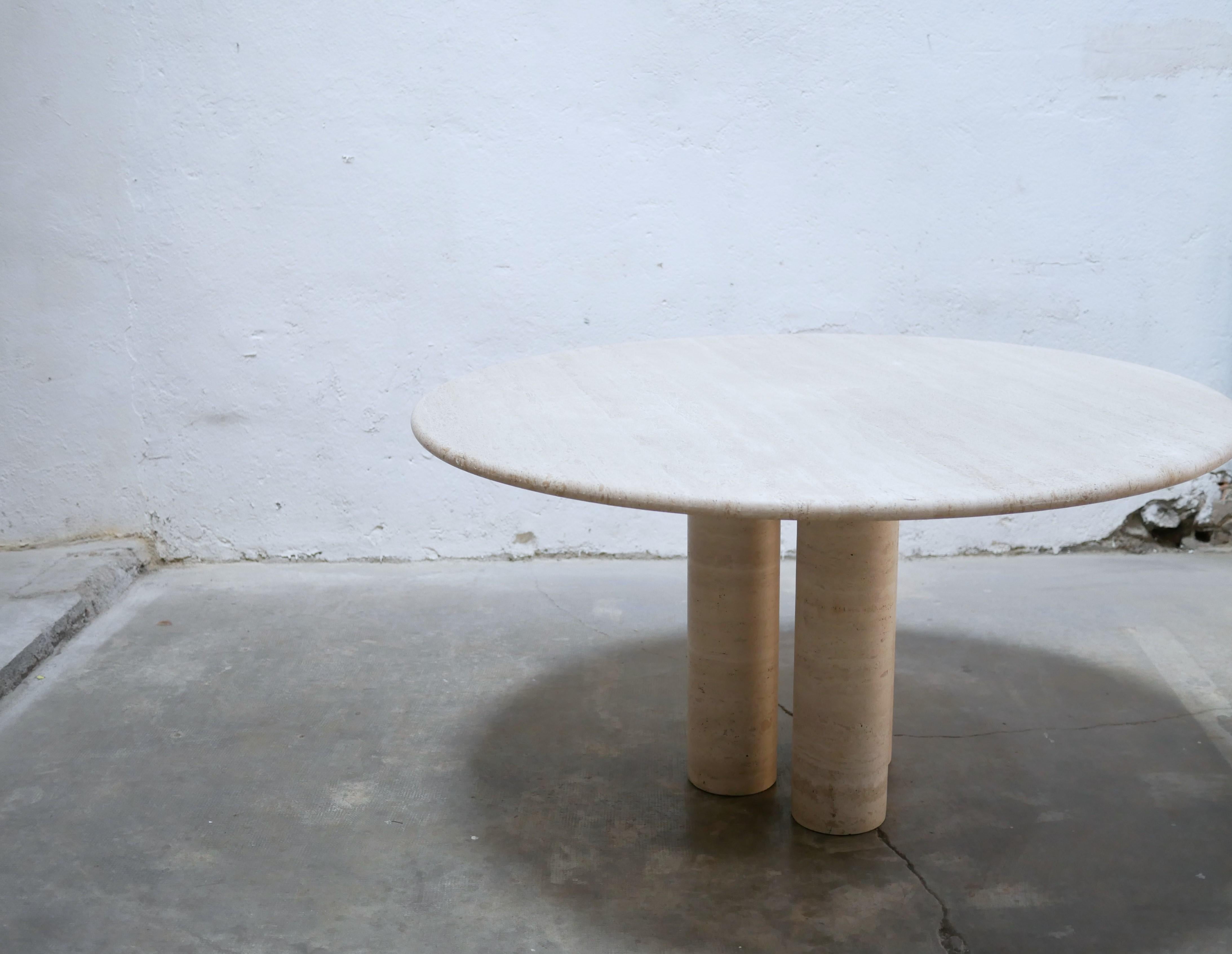 Table à manger vintage en travertin en vente 1