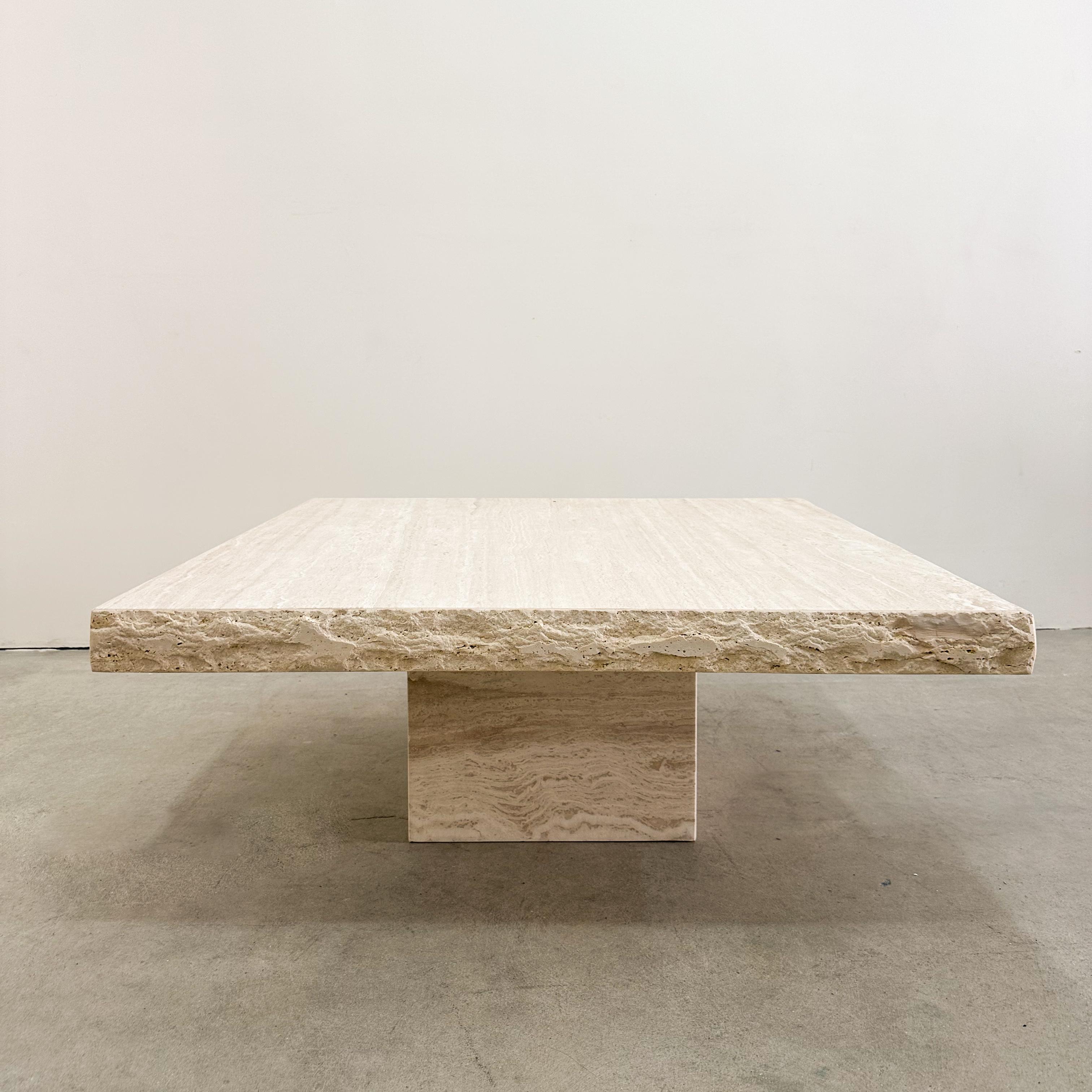 Mid-Century Modern Table basse vintage en travertin à bords bruts 70s, 80s, MCM Postmodern en vente