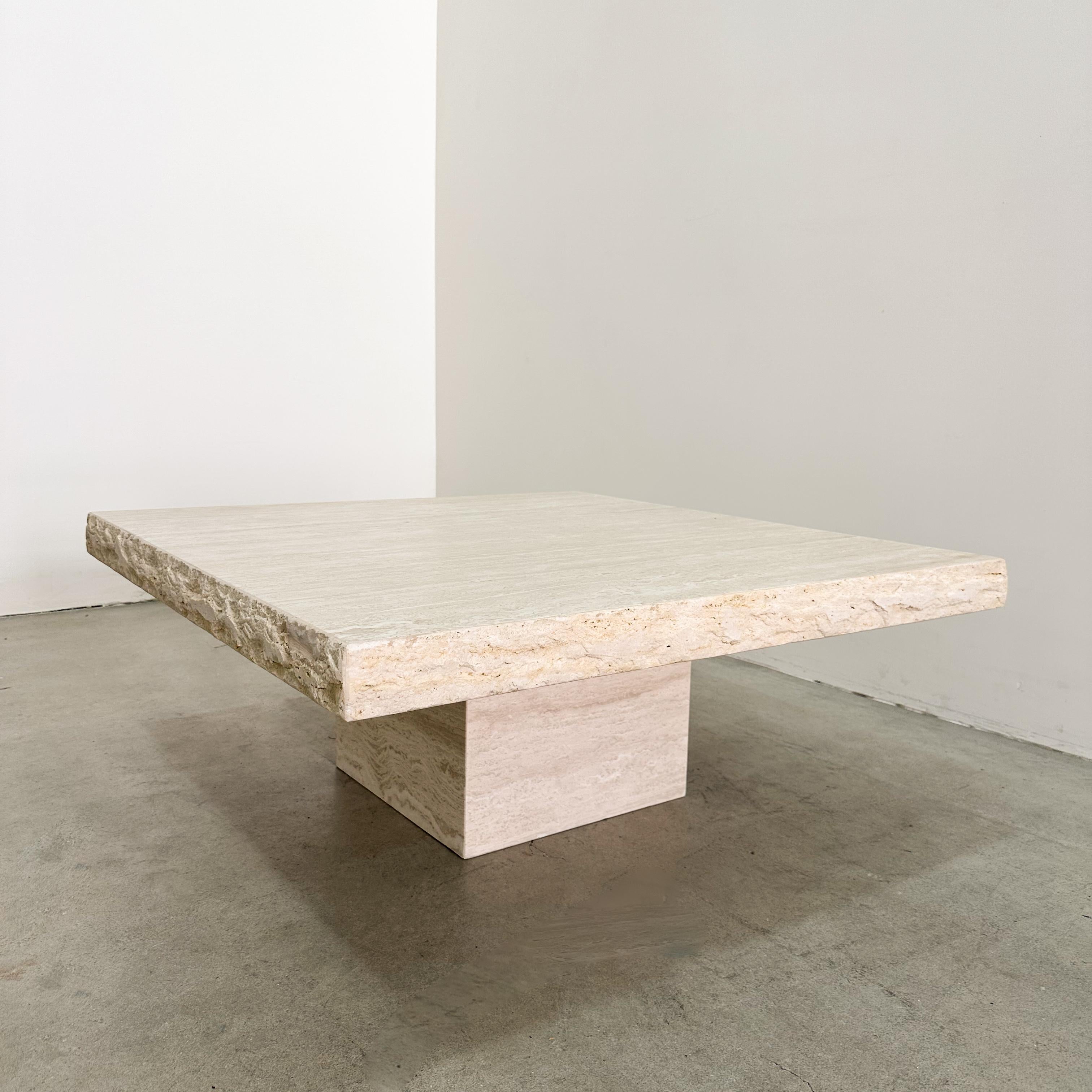 Table basse vintage en travertin à bords bruts 70s, 80s, MCM Postmodern en vente 2