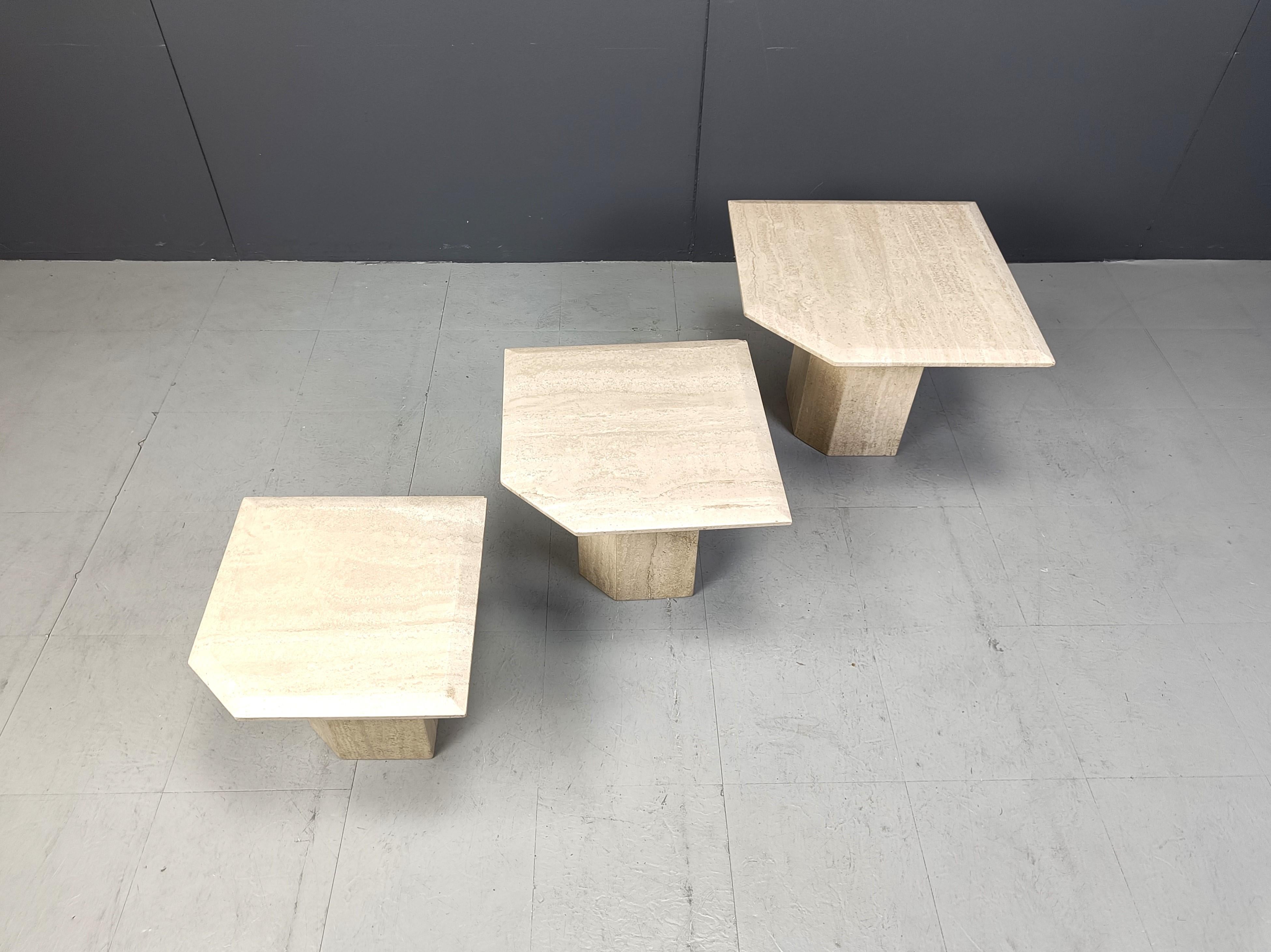 Tables gigognes ou tables d'appoint vintage en travertin, années 1970 en vente 4