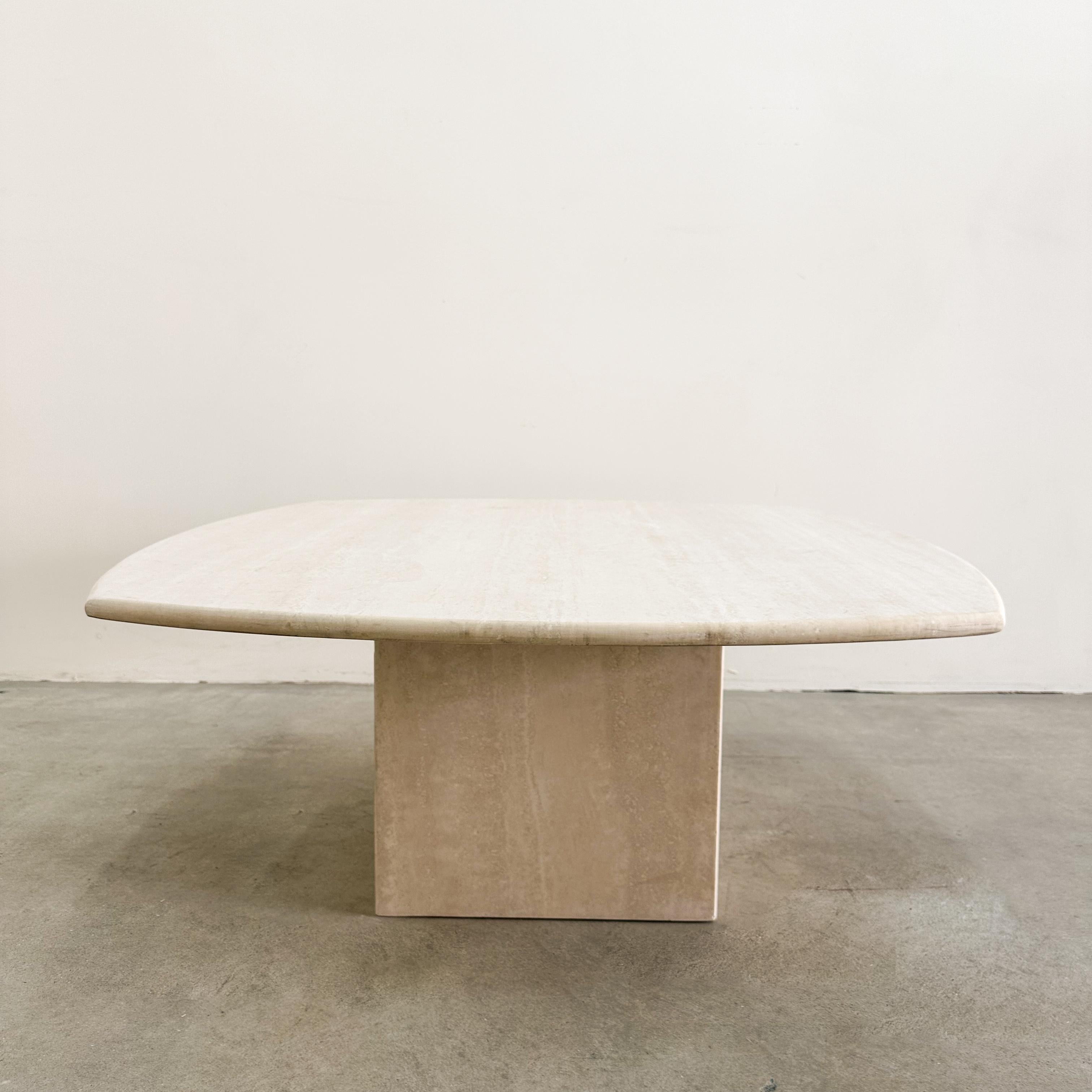 Vintage 1980s Travertine Square Coffee Table with Rounded Edge In Good Condition For Sale In Palm Desert, CA