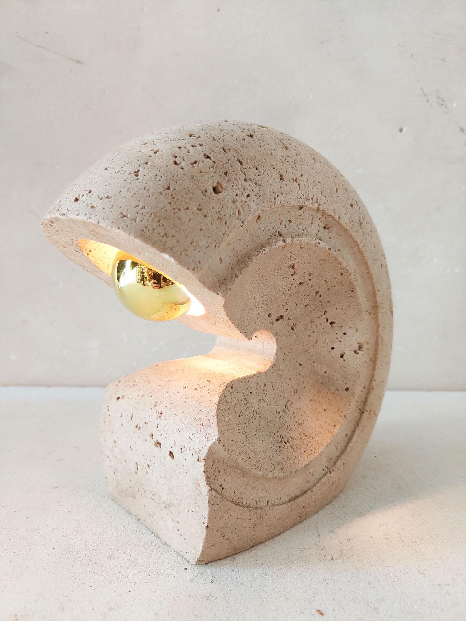 Vintage travertine table lamp by Giuliano Cesari For Sale 4