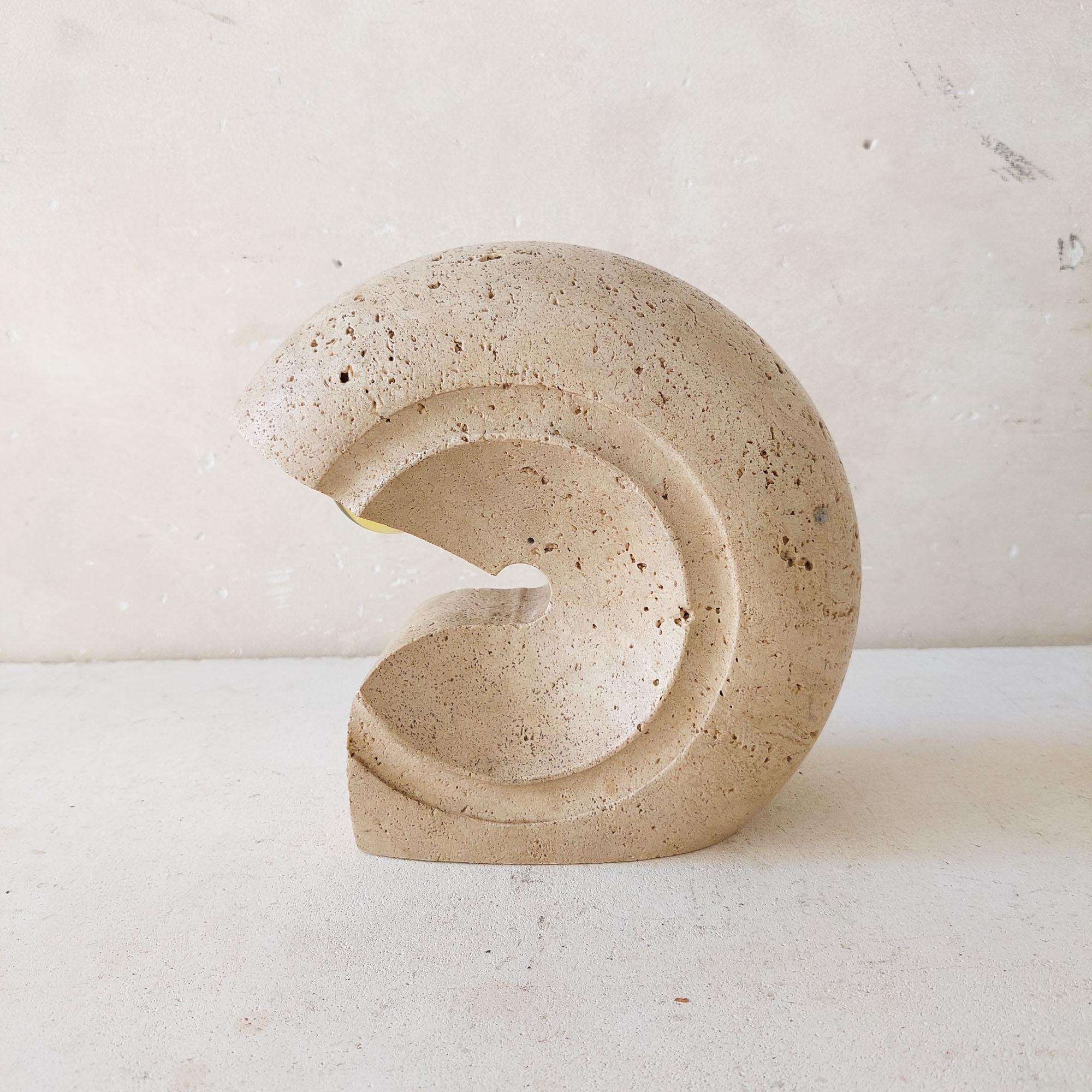 Beautiful organic travertine table lamp, designed by designer Giuliano Cesari, manufactured by Nucleo Sormani, Italy, circa 1970. A special vintage piece with a beautiful round shape that is cut from one piece of unfilled travertine. The travertine