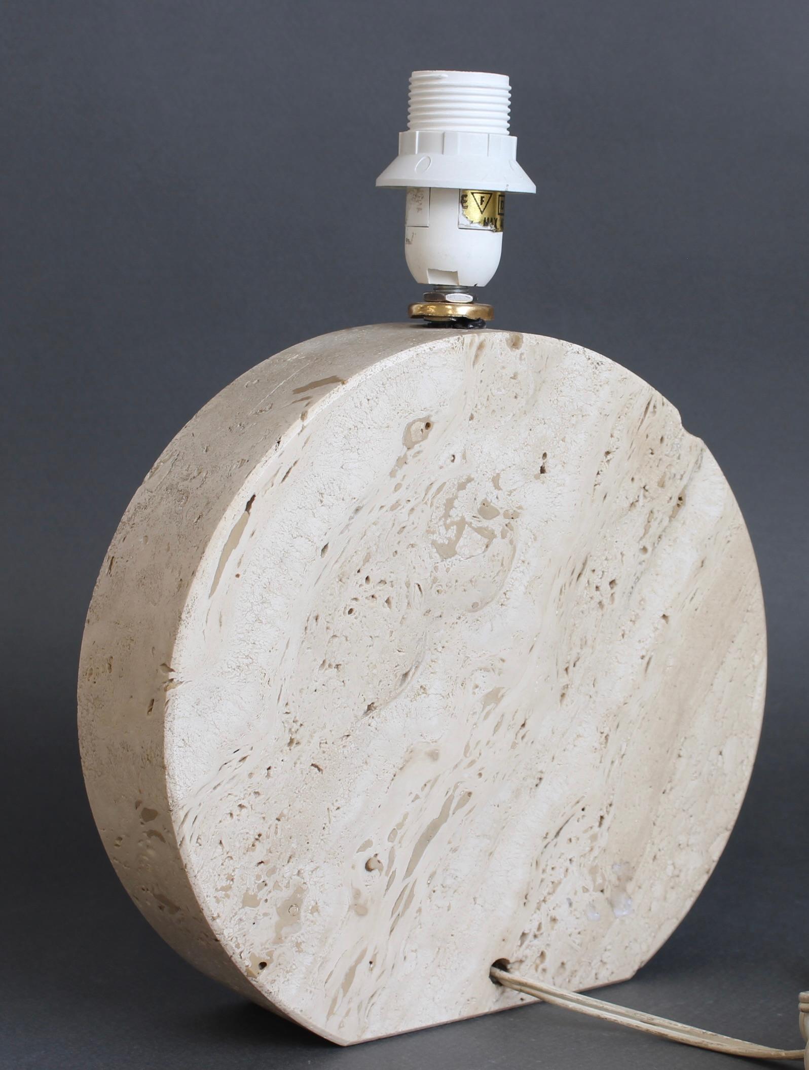 Travertin Lampe de table vintage en travertin (circa 1980) en vente