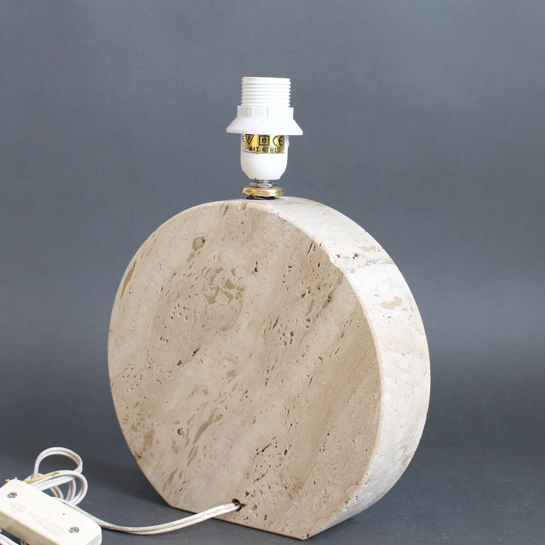 Lampe de table vintage en travertin (circa 1980) en vente 1
