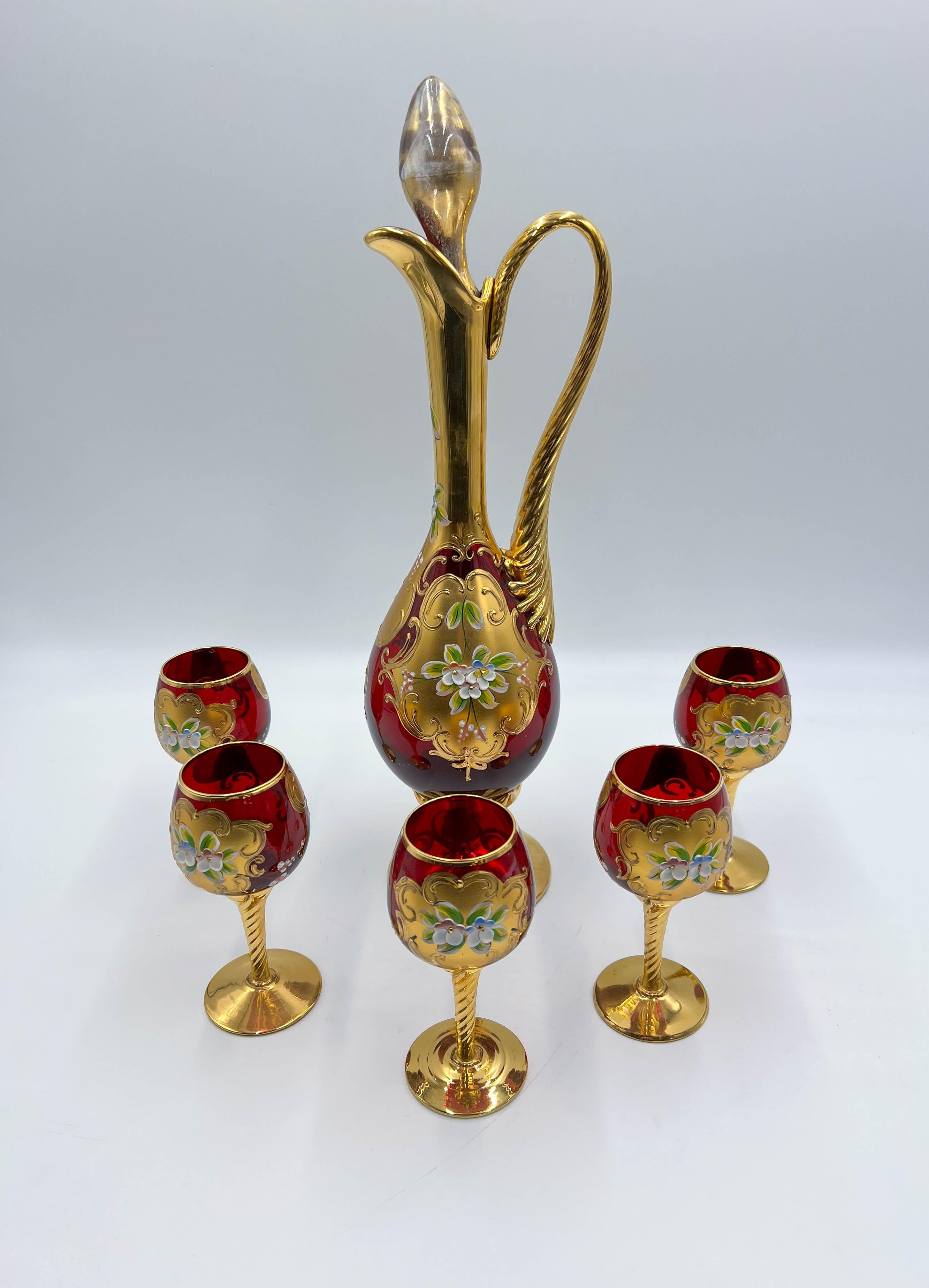 Fait main Vieux gobelets et pichet en verre de Murano vénitien rouge rubis Tre Fuochi, 8 pièces en vente