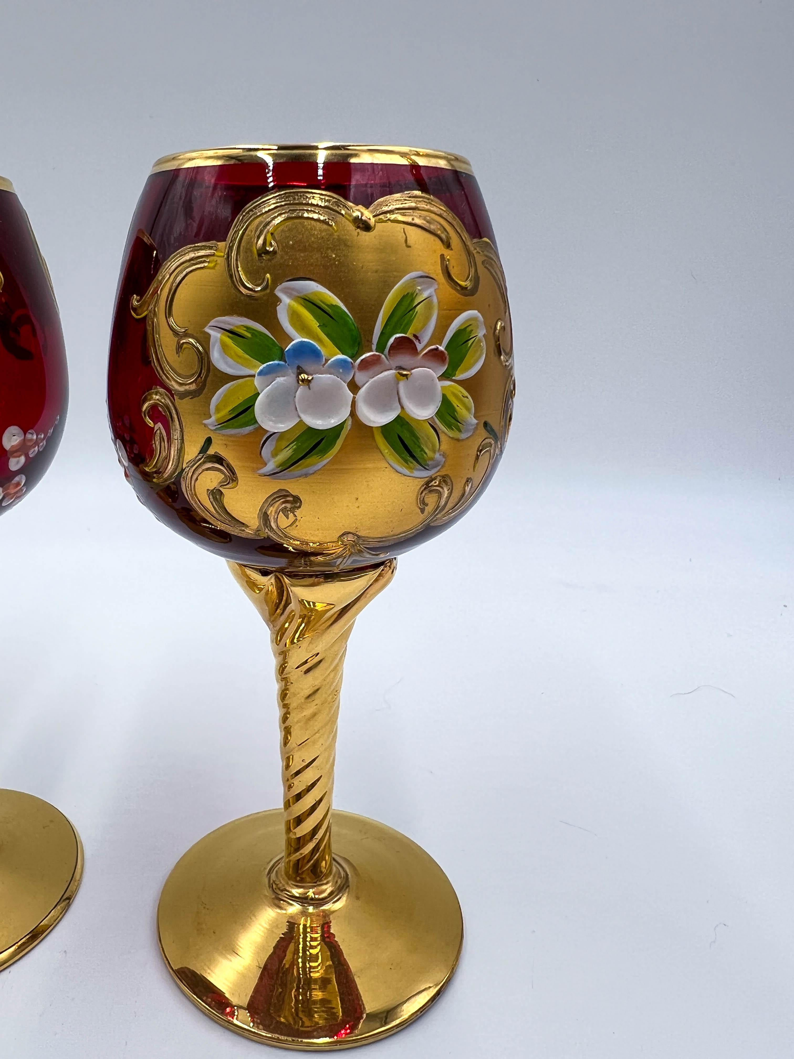 Vieux gobelets et pichet en verre de Murano vénitien rouge rubis Tre Fuochi, 8 pièces en vente 1