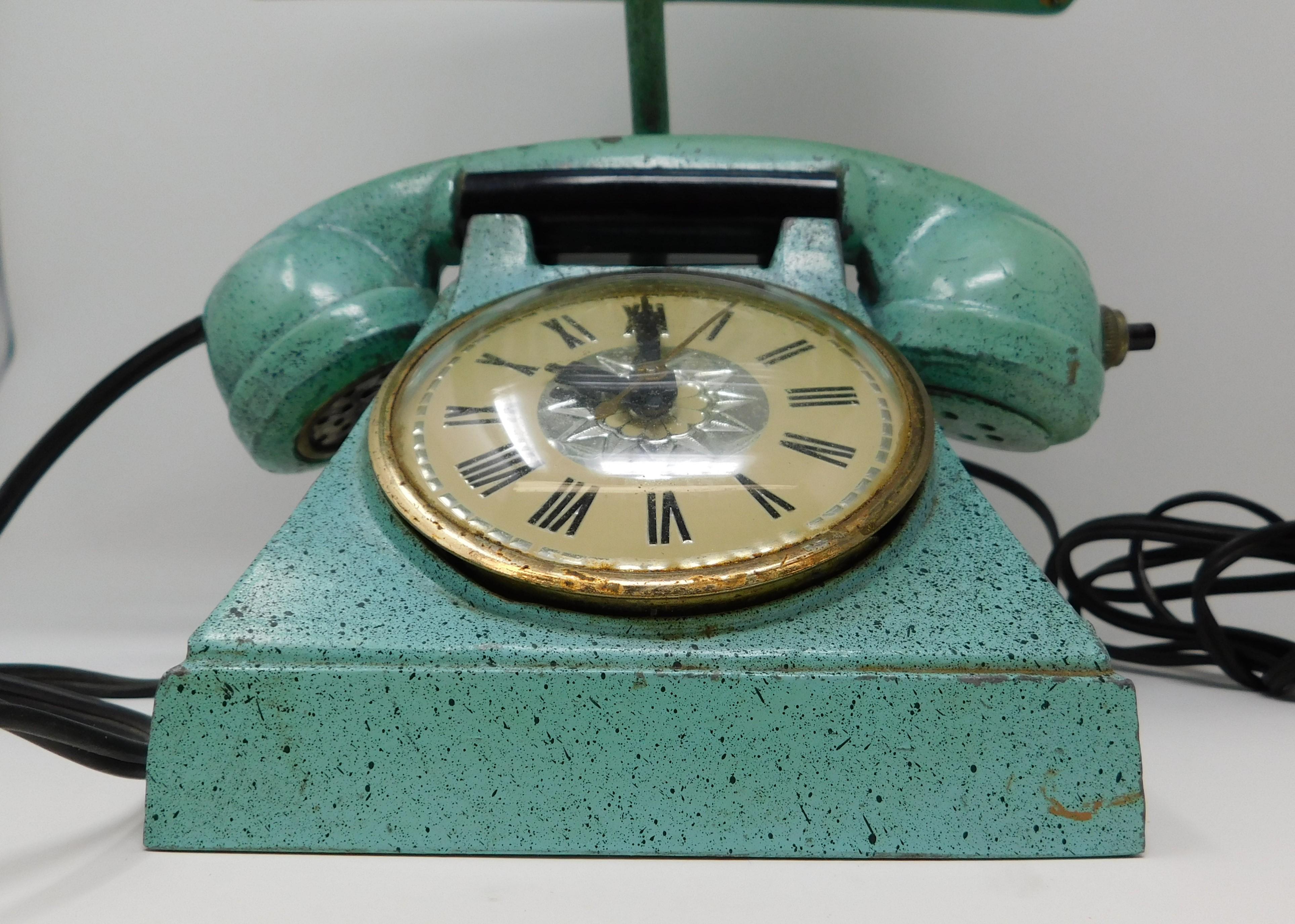 Vintage Trea Boye Kitsch Lighter Telephone Clock Teal Lamp Venetian Blind Shade In Good Condition In Hamilton, Ontario
