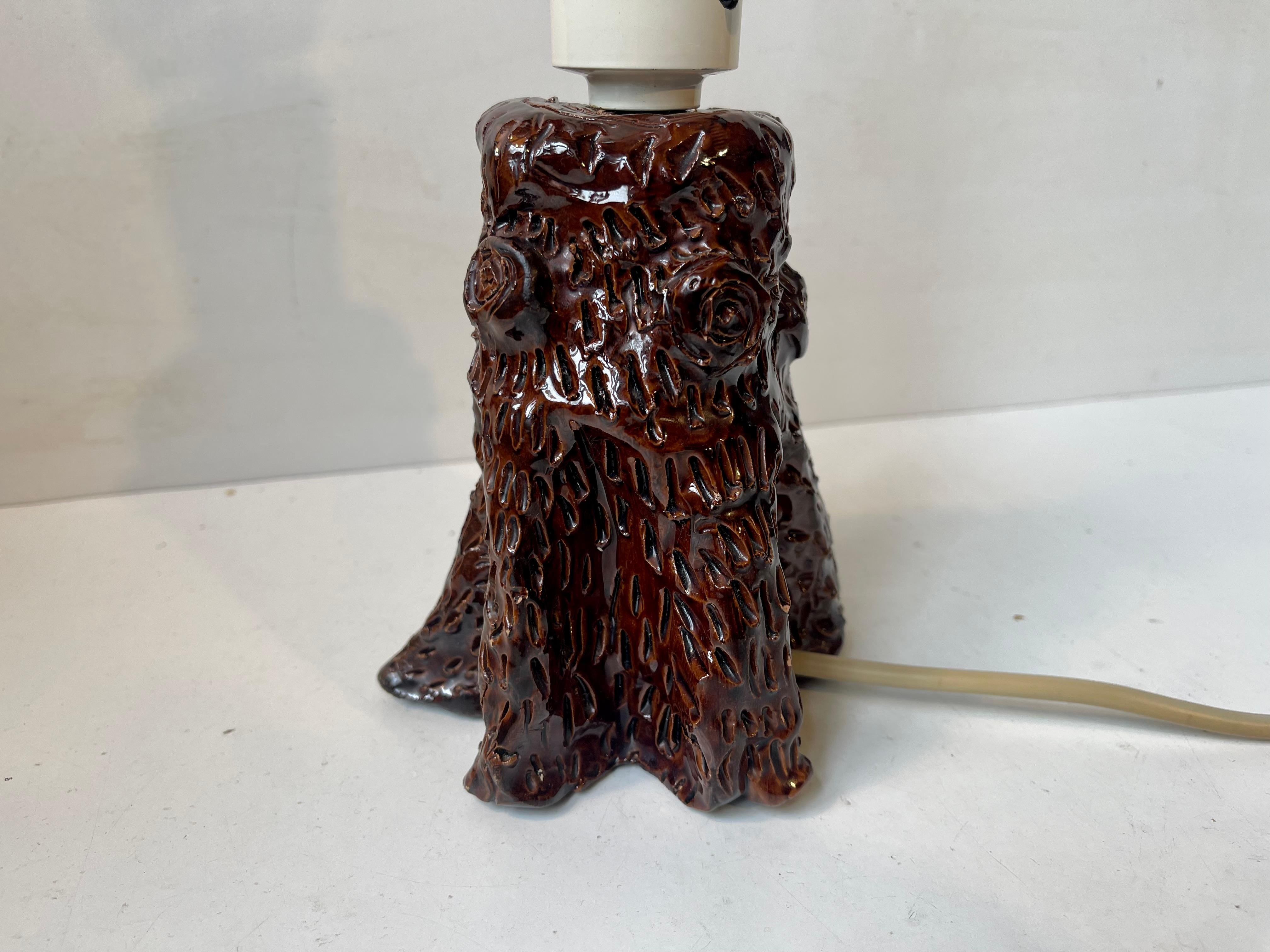 Vernissé Lampe de table vintage en forme de tronc d'arbre en céramique émaillée, 1970 en vente